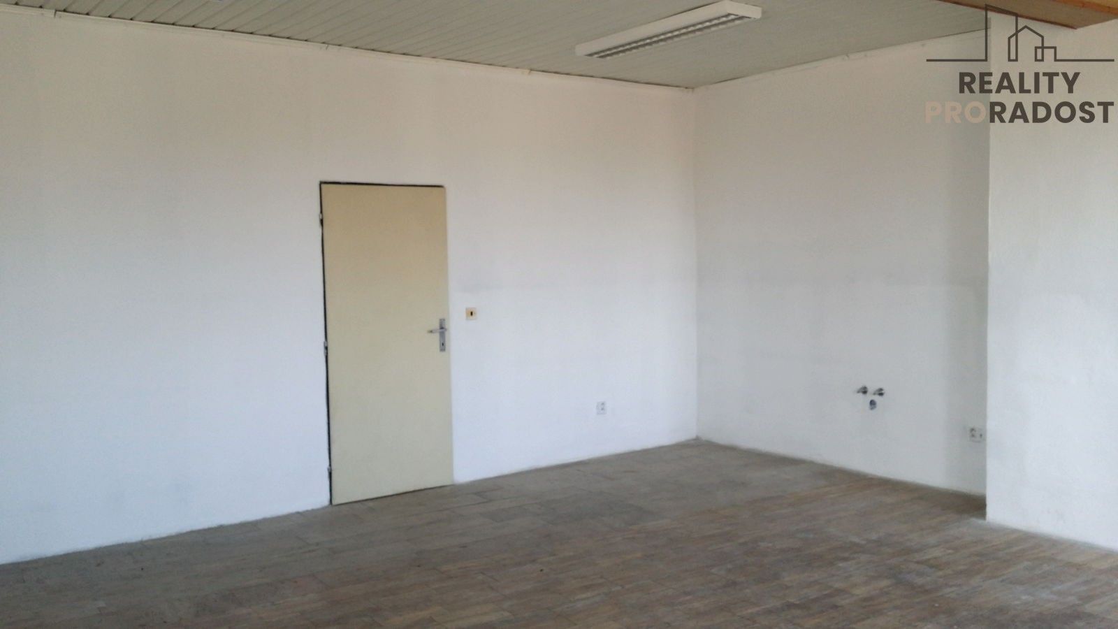 Pronájem komerčního prostoru 400 m² - foto 6