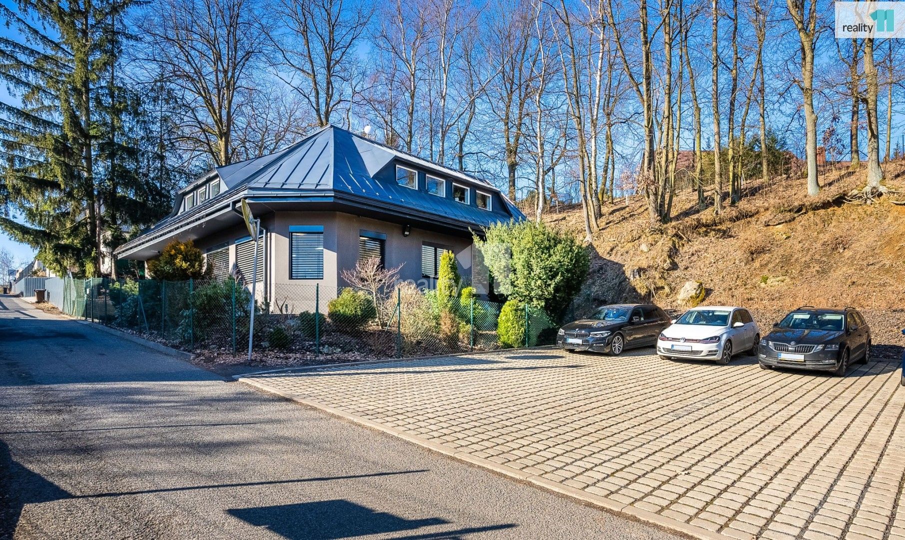 Prodej komerčního prostoru 377 m² - foto 2