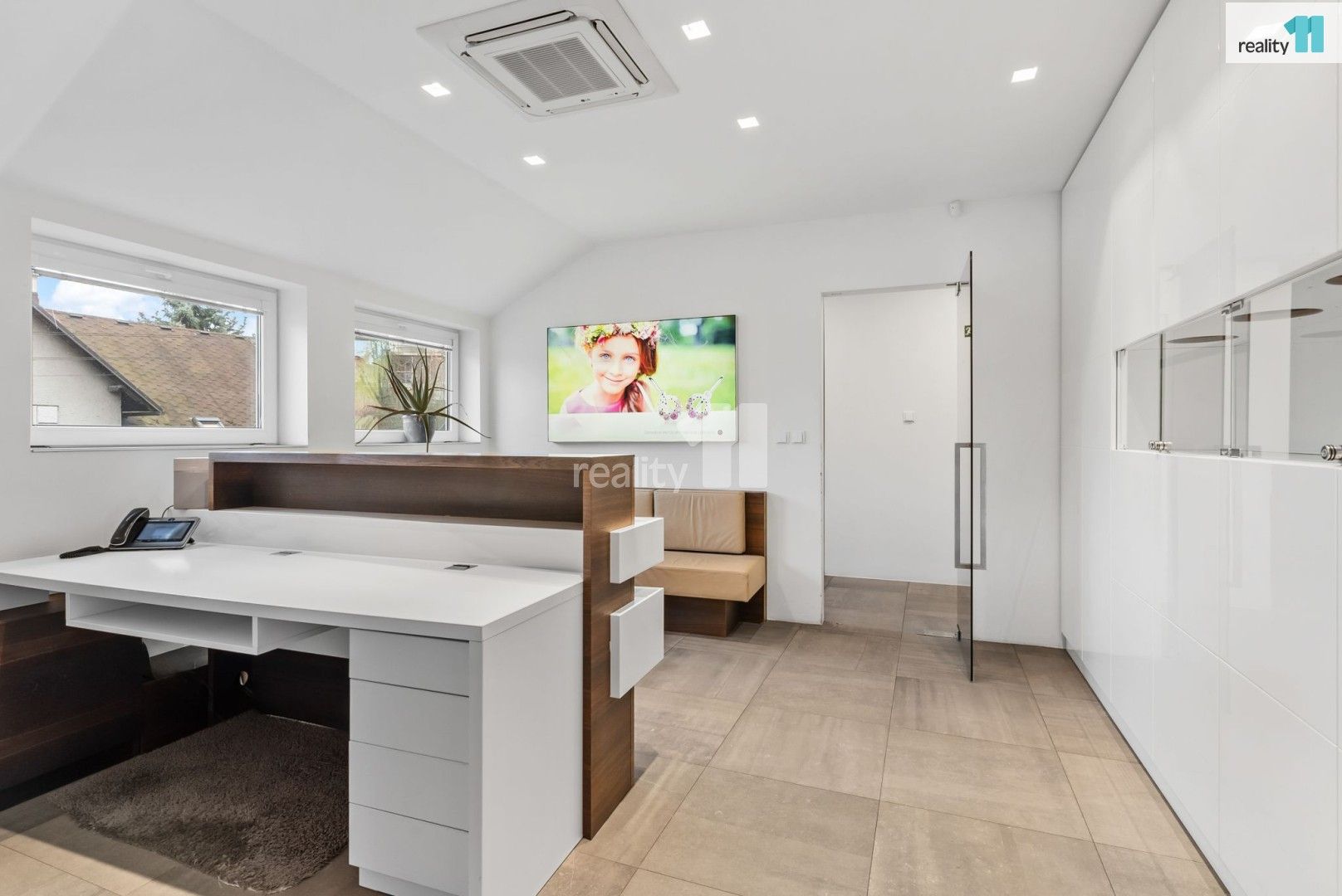 Prodej komerčního prostoru 377 m² - foto 10