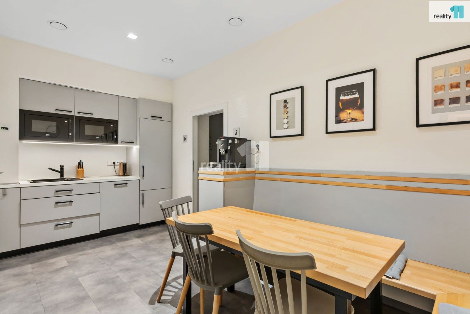 Prodej komerčního prostoru 377 m² - foto 23
