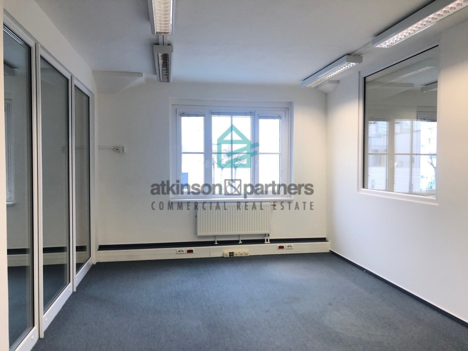Pronájem komerčního prostoru 100 m² - foto 4