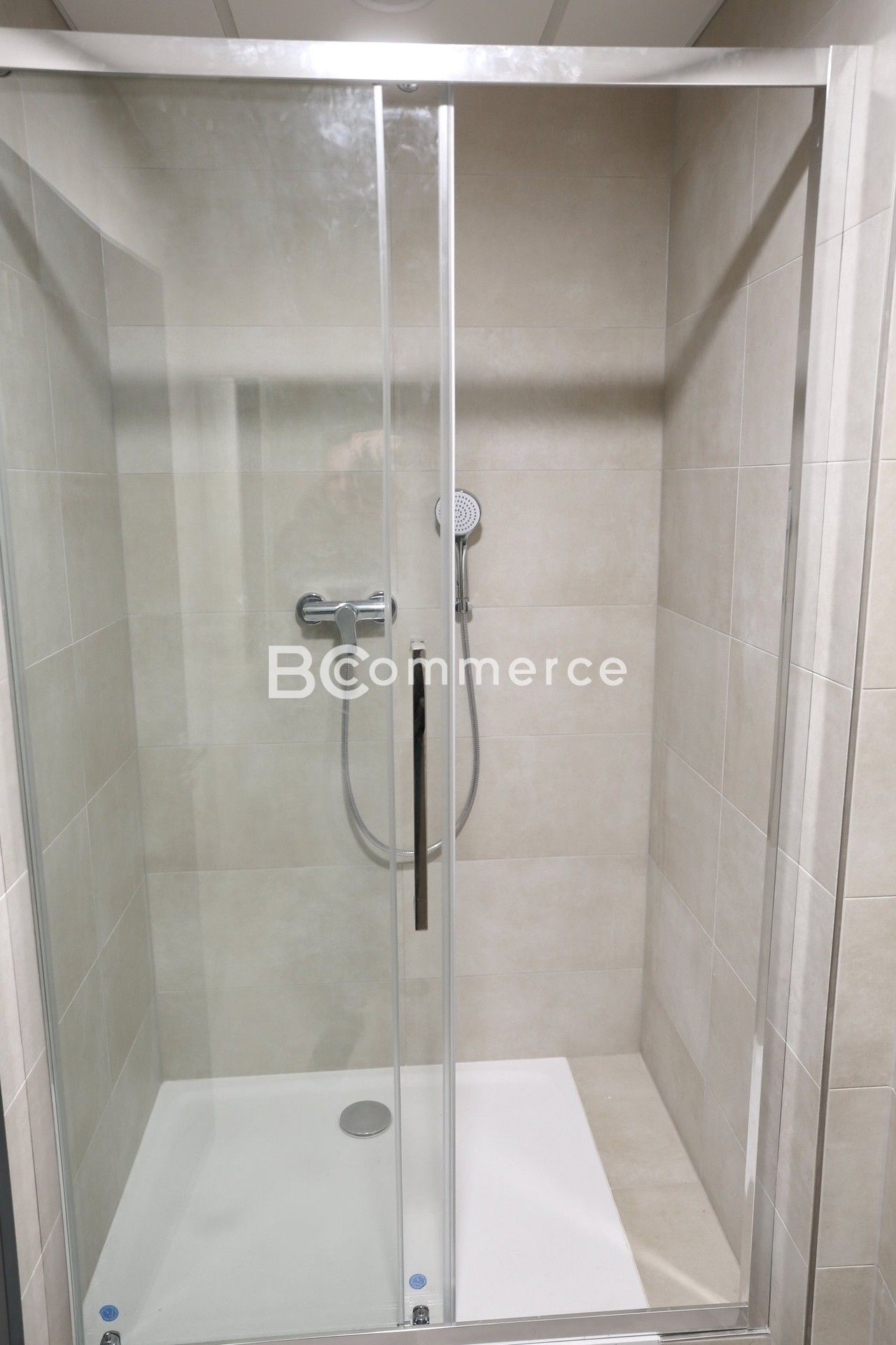 Pronájem komerčního prostoru 153 m² - foto 2