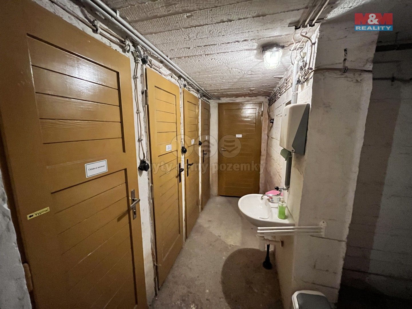 Prodej komerčního prostoru 156 m² - foto 3