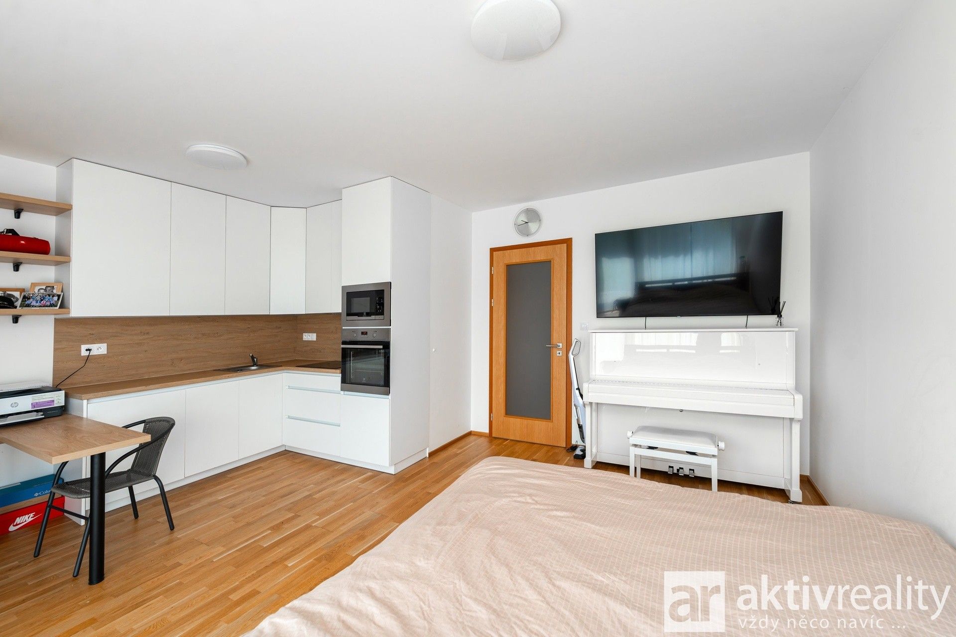 Pronájem bytu 1+kk 38 m² - foto 2