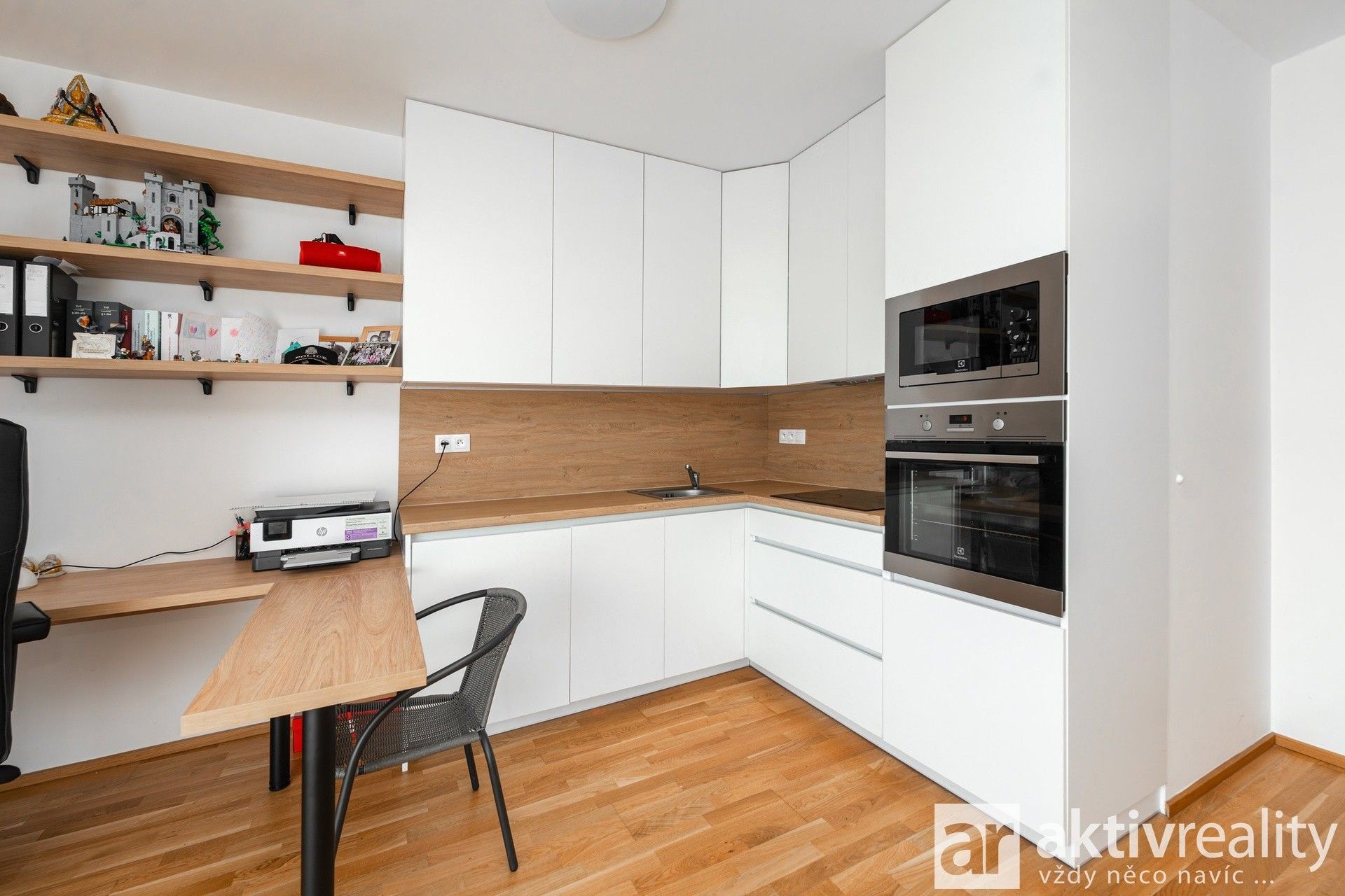 Pronájem bytu 1+kk 38 m² - foto 3