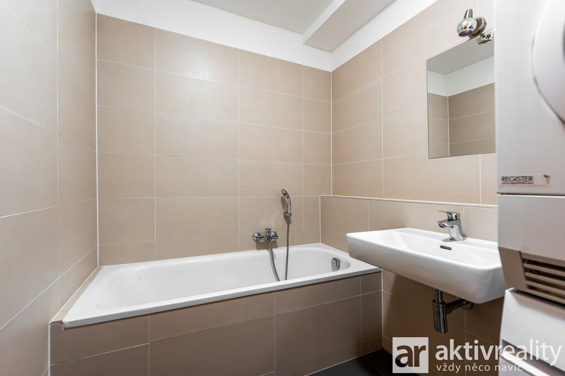 Pronájem bytu 1+kk 38 m² - foto 8
