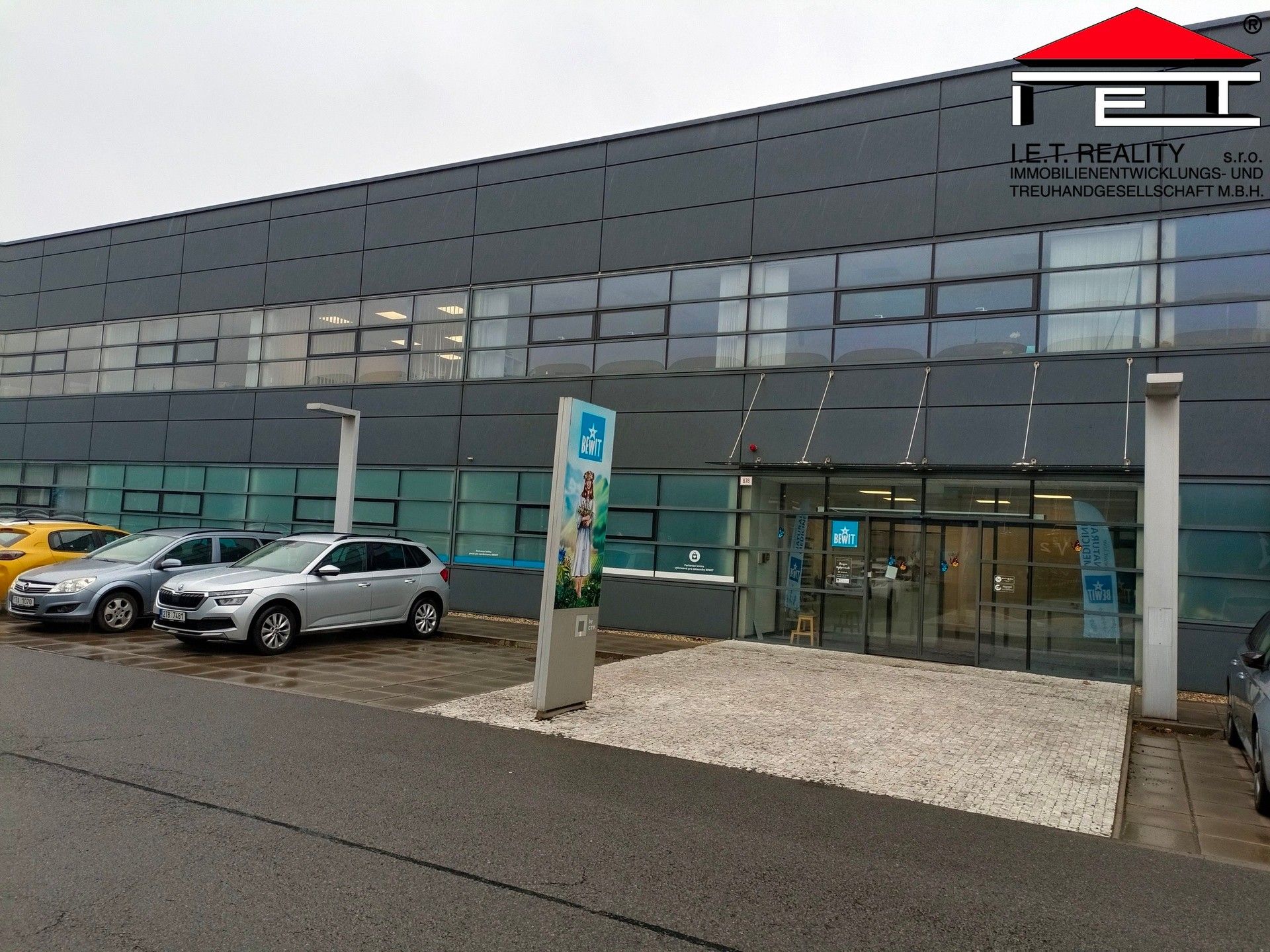 Pronájem komerčního prostoru 2694 m² - foto 1