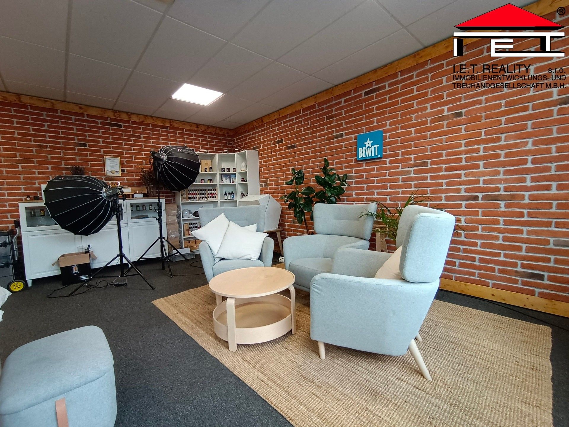 Pronájem komerčního prostoru 2694 m² - foto 3