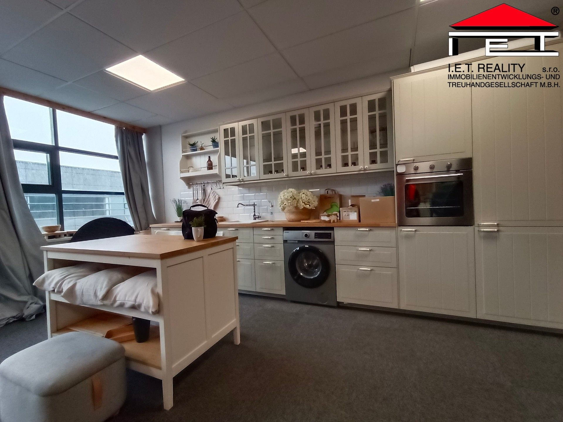 Pronájem komerčního prostoru 2694 m² - foto 4