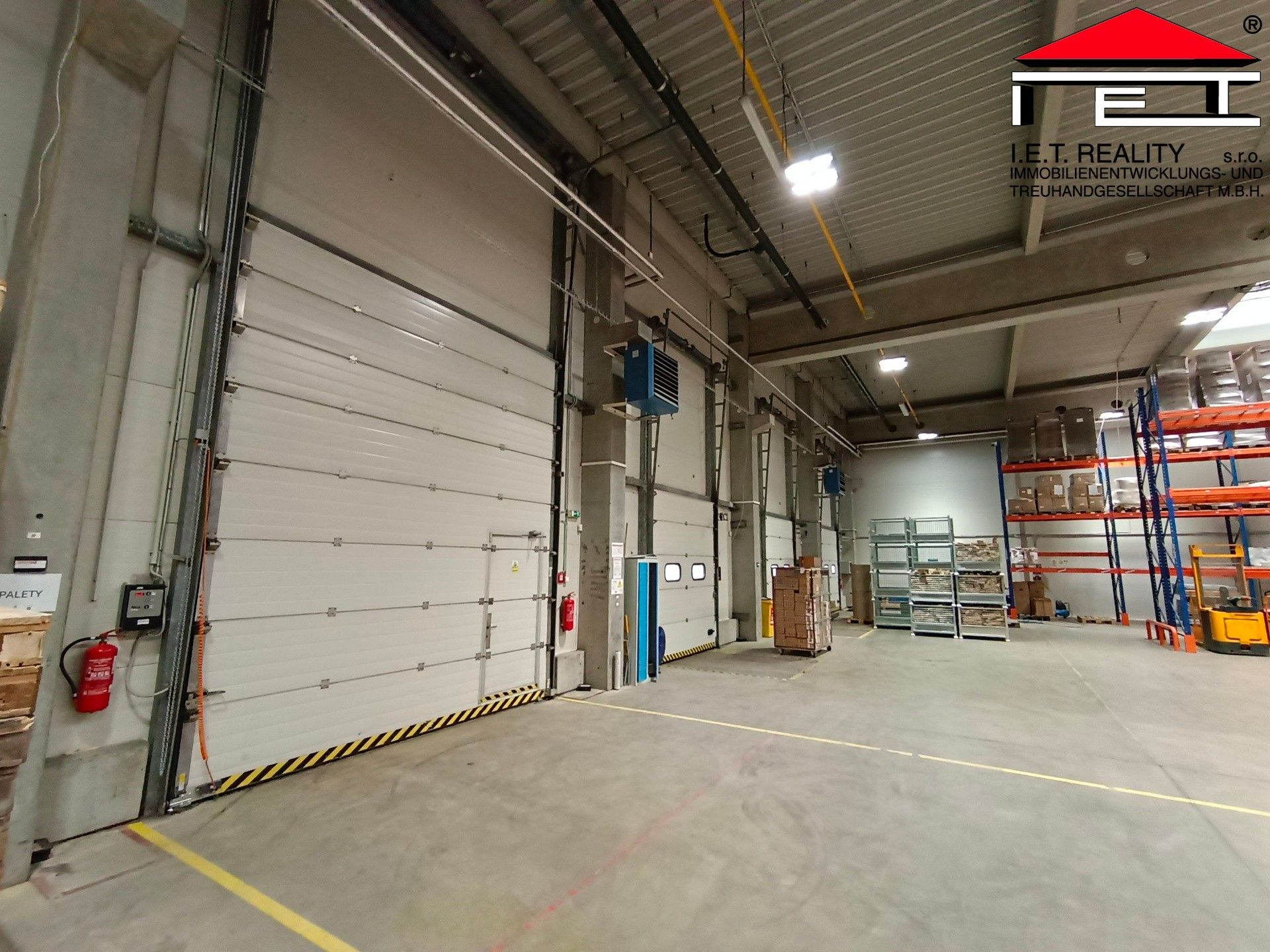 Pronájem komerčního prostoru 2694 m² - foto 11