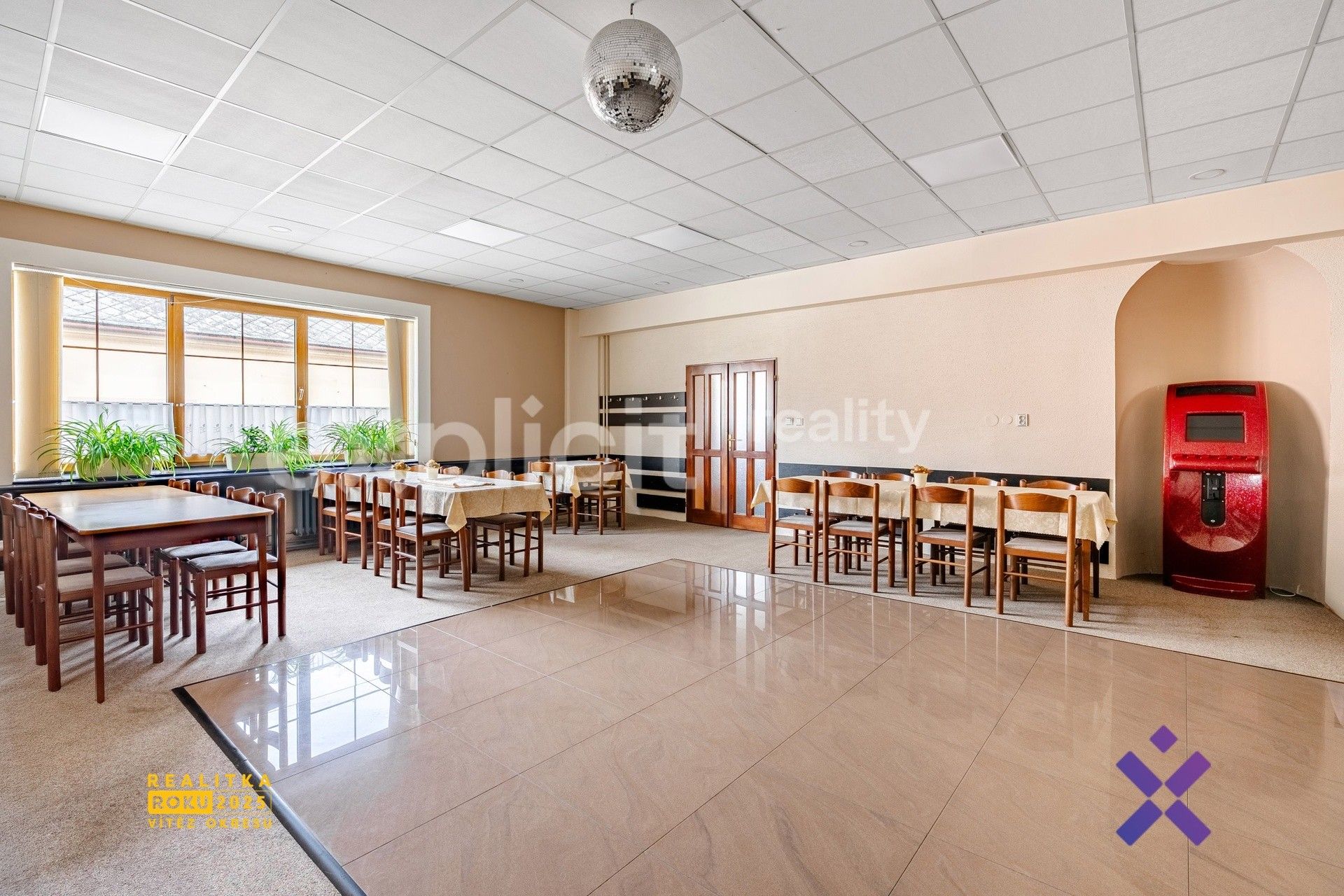 Prodej komerčního prostoru 1000 m² - foto 11