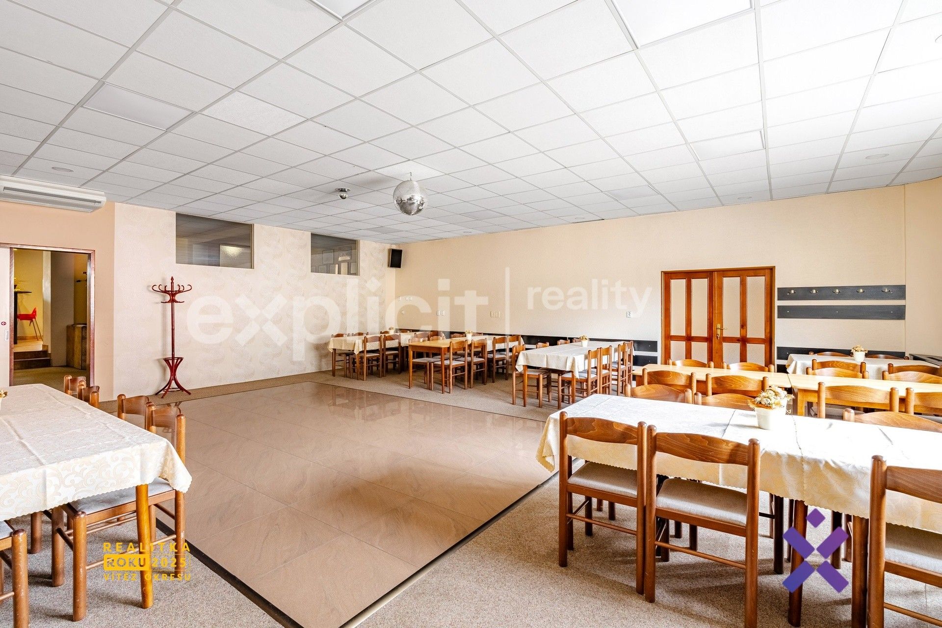 Prodej komerčního prostoru 1000 m² - foto 12