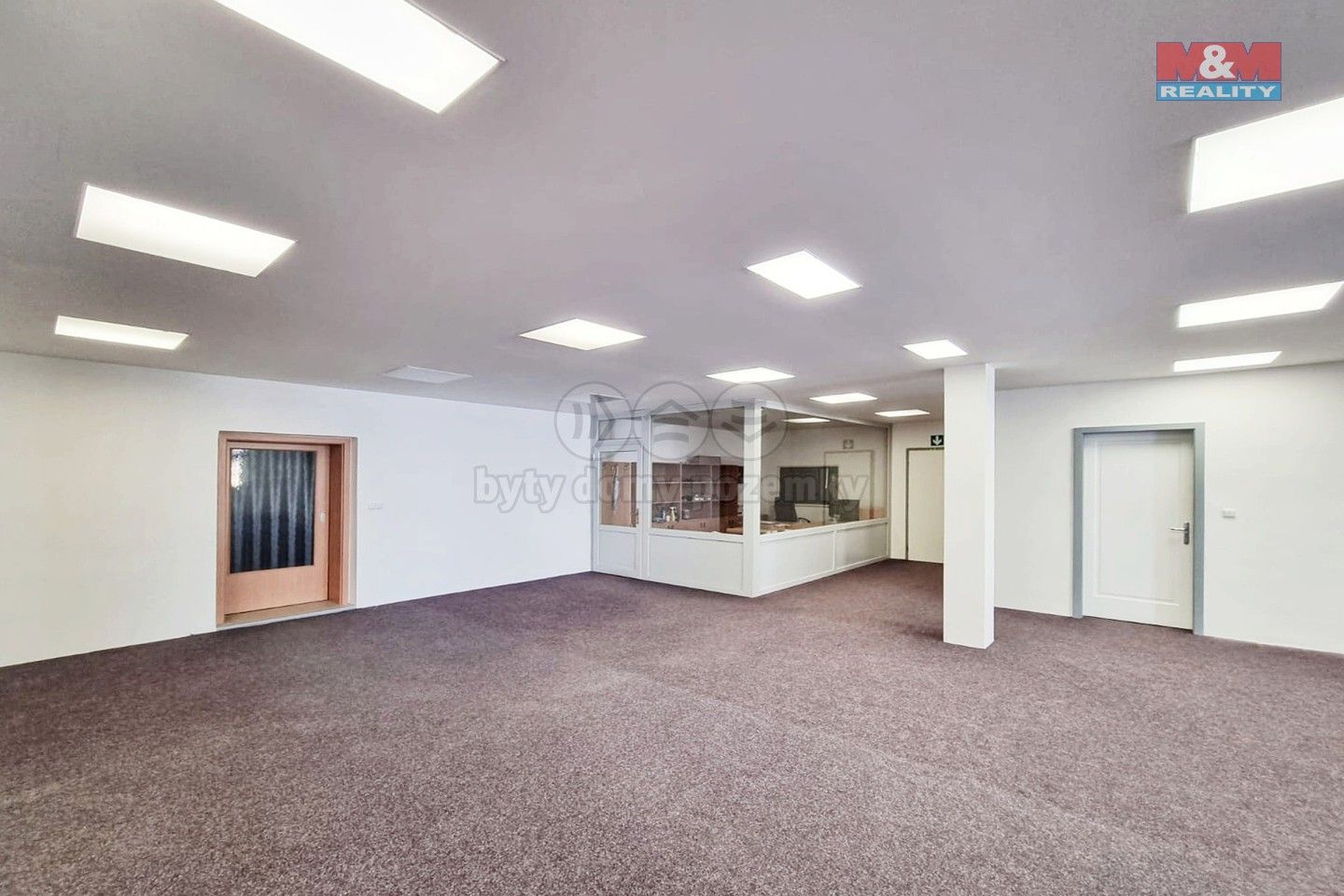 Pronájem komerčního prostoru 370 m² - foto 4