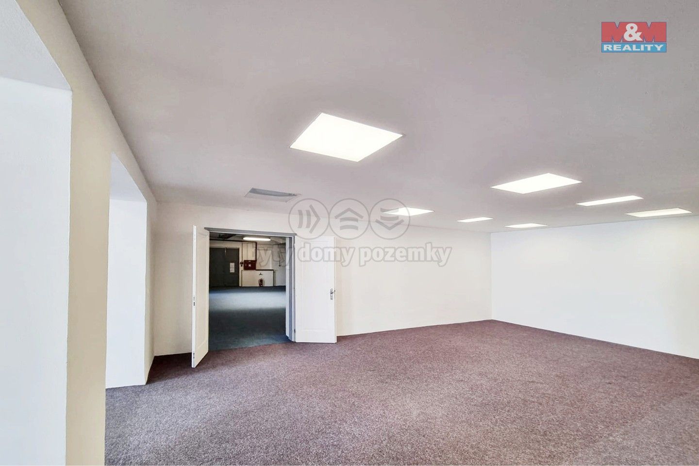 Pronájem komerčního prostoru 370 m² - foto 9