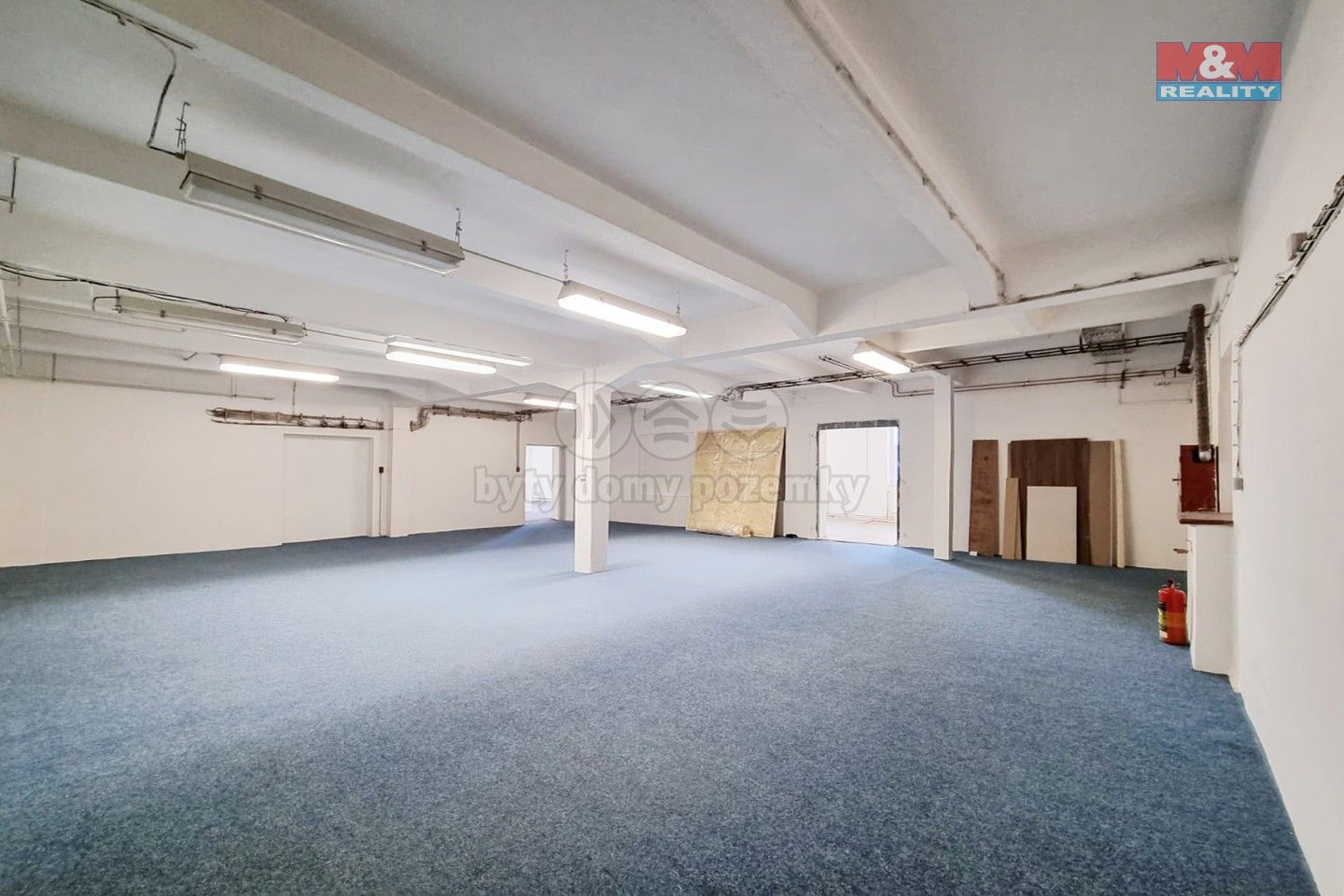 Pronájem komerčního prostoru 370 m² - foto 11