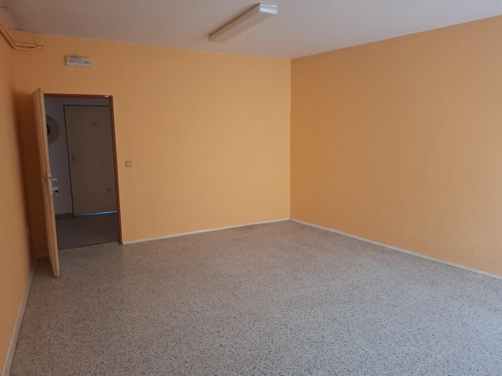 Pronájem komerčního prostoru 21 m² - foto 1