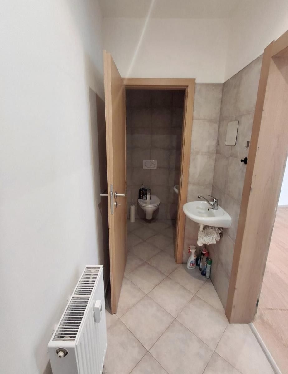 Pronájem komerčního prostoru 21 m² - foto 8