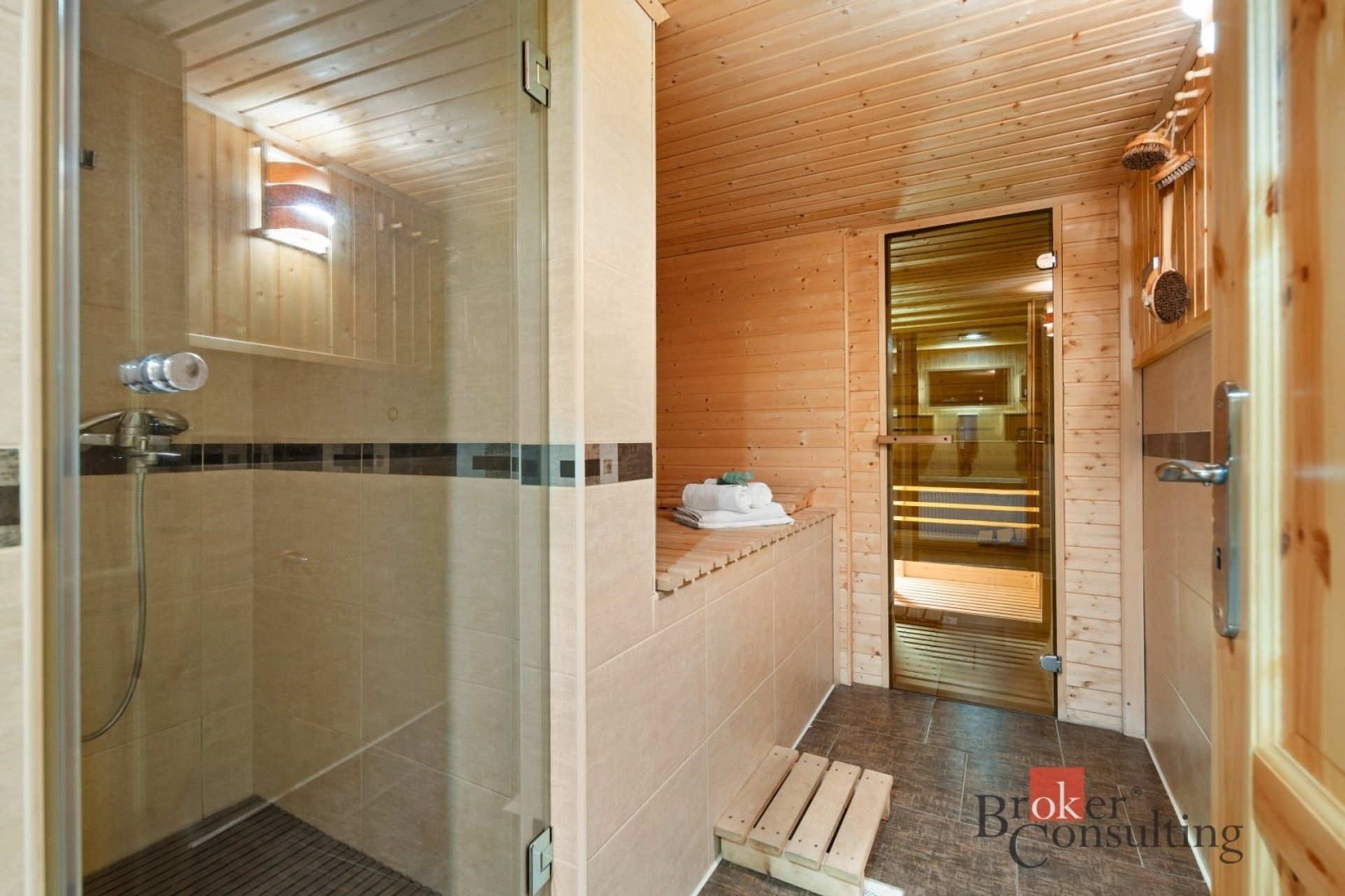 Prodej komerčního prostoru 498 m² - foto 8