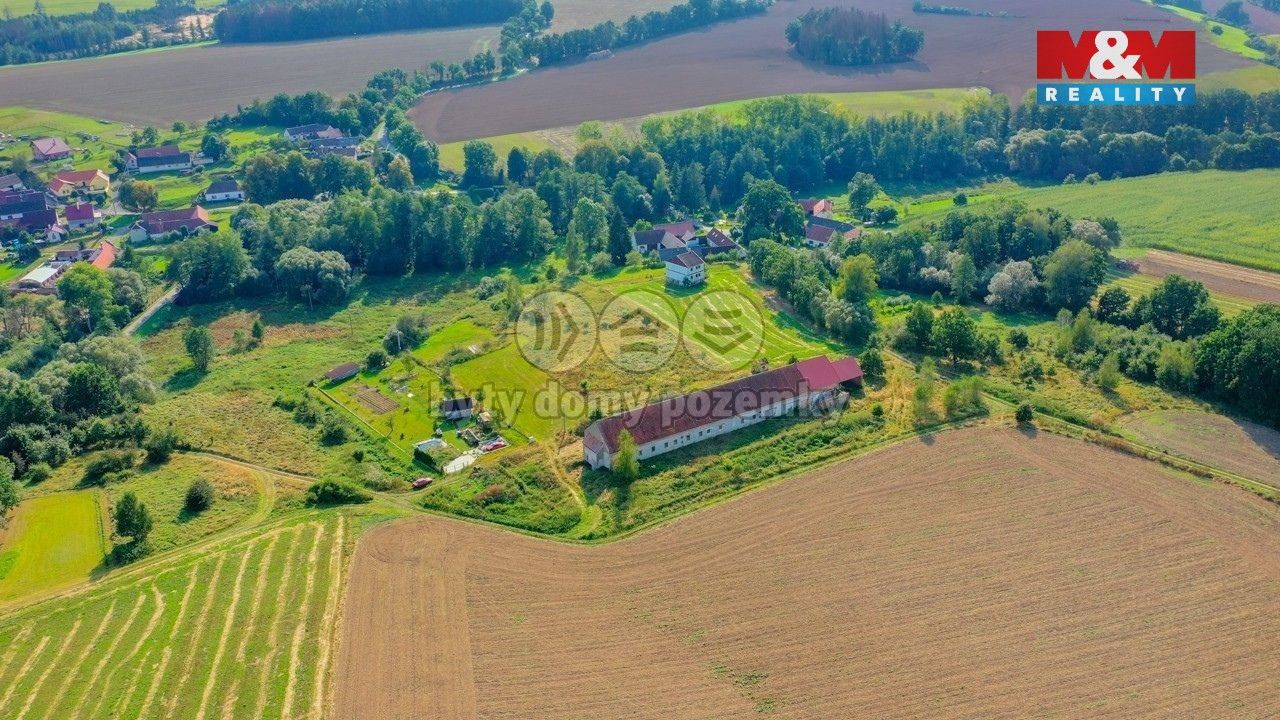 Prodej komerčního prostoru 916 m² - foto 2