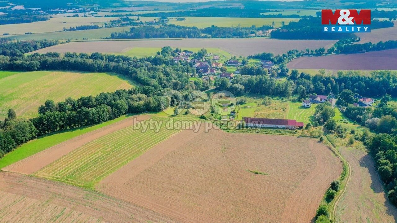 Prodej komerčního prostoru 916 m² - foto 4
