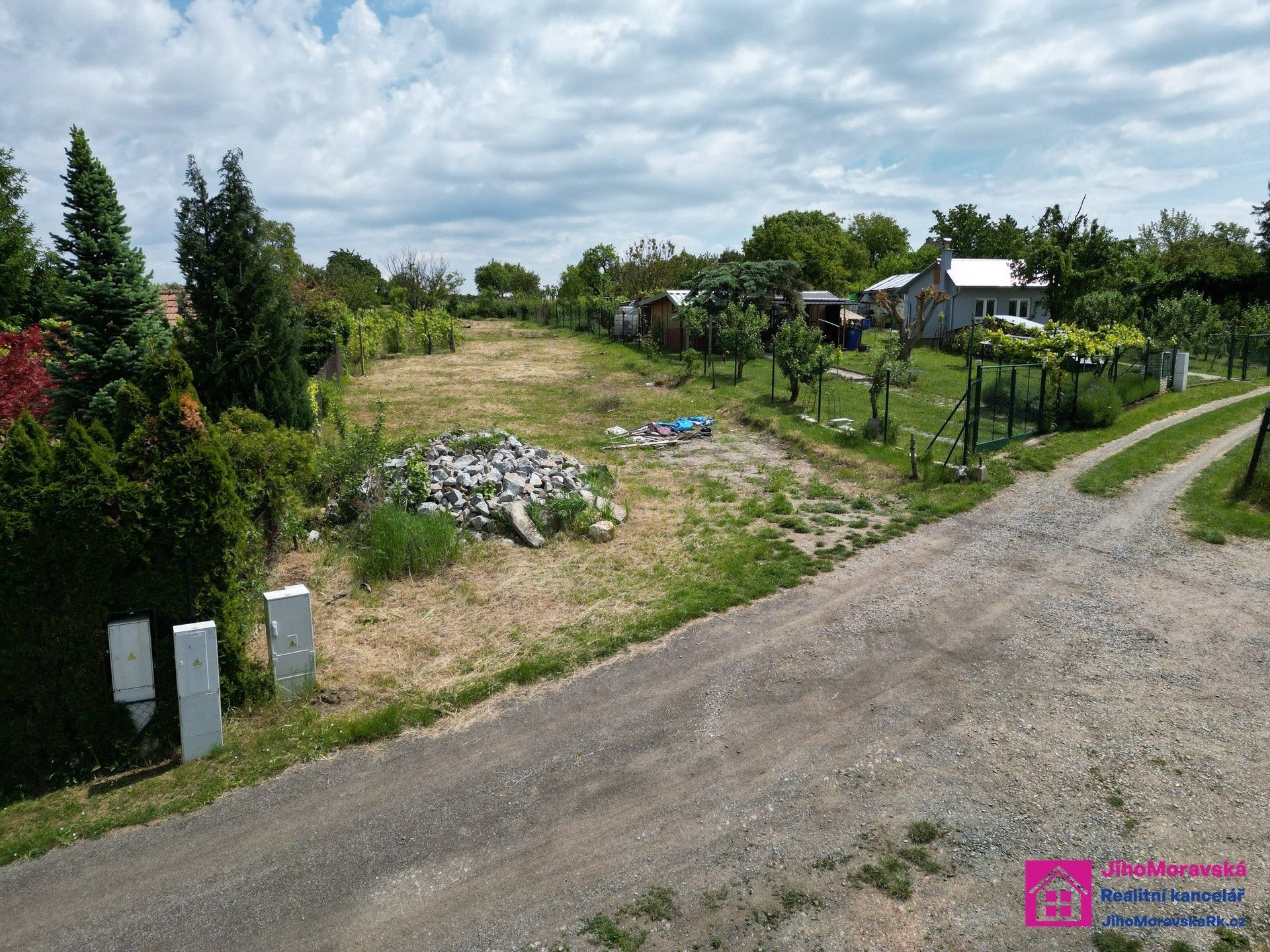 Prodej pozemku 935 m² - foto 1