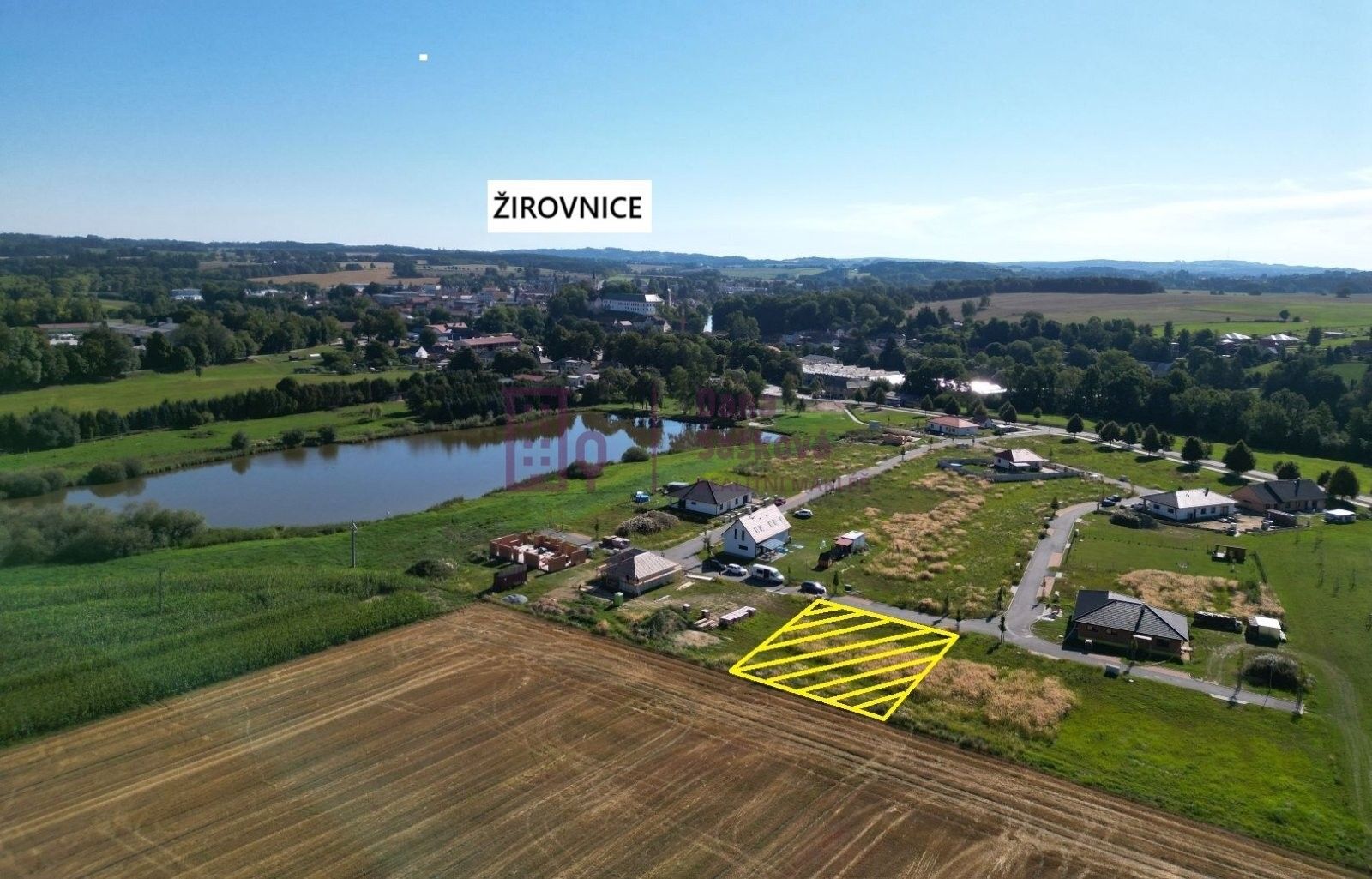 Prodej pozemku 866 m² - foto 1