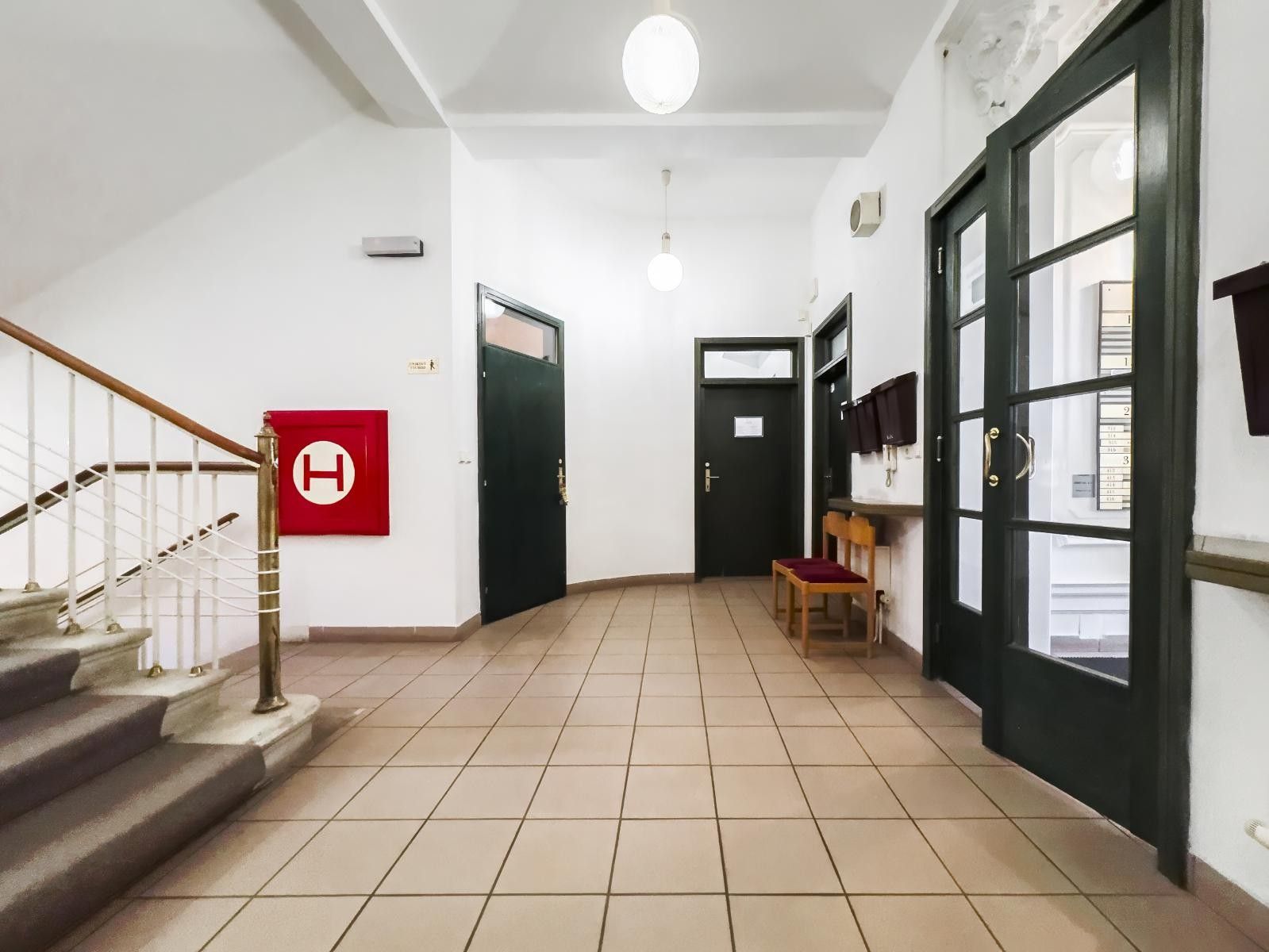 Prodej komerčního prostoru 800 m² - foto 7