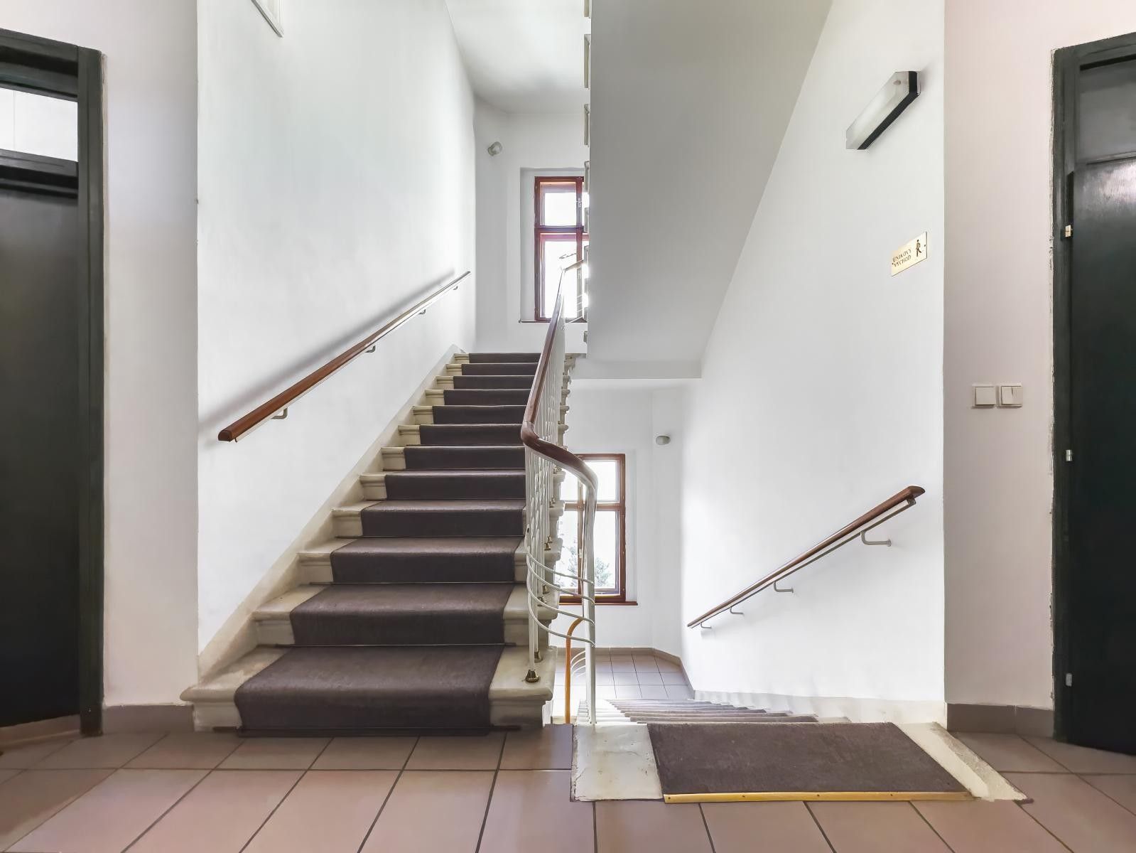 Prodej komerčního prostoru 800 m² - foto 9