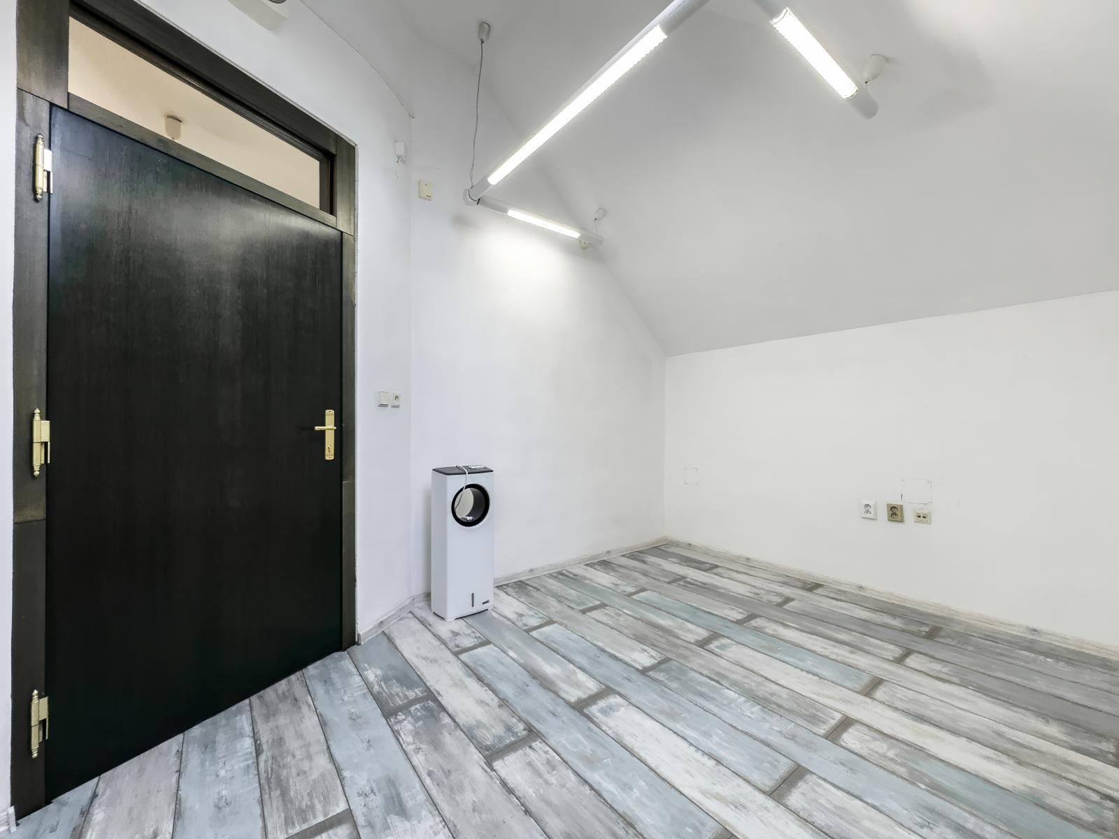 Prodej komerčního prostoru 800 m² - foto 21