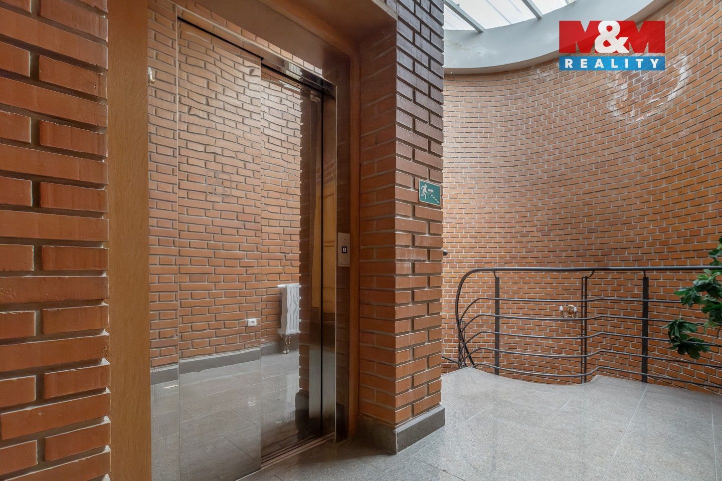 Prodej komerčního prostoru 2100 m² - foto 13