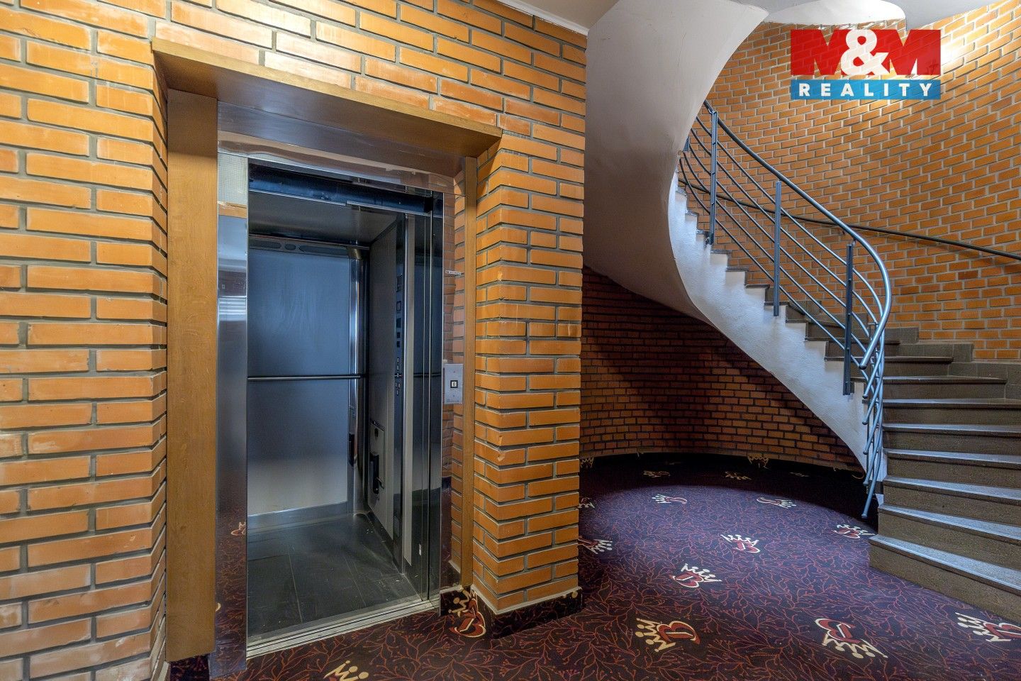 Prodej komerčního prostoru 2100 m² - foto 15