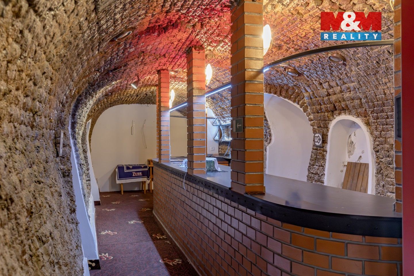 Prodej komerčního prostoru 2100 m² - foto 17