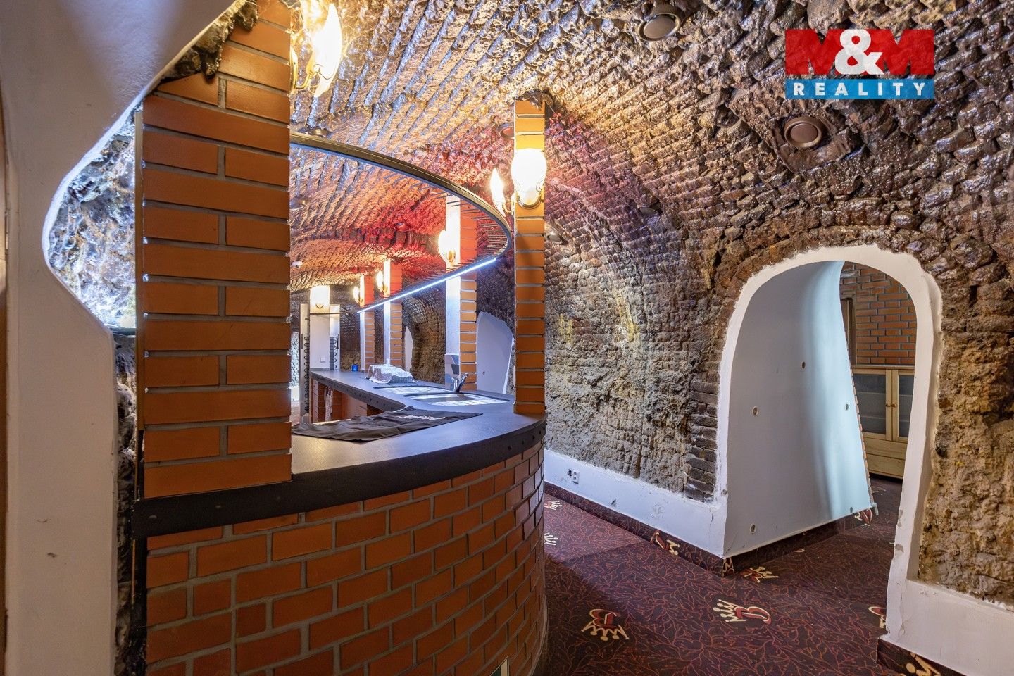 Prodej komerčního prostoru 2100 m² - foto 19