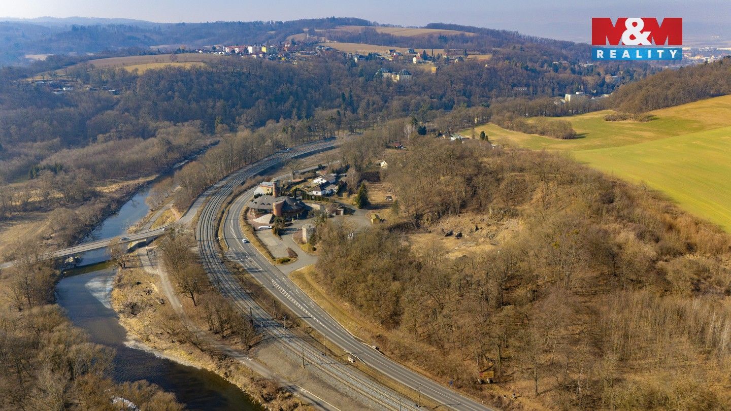 Prodej komerčního prostoru 2100 m² - foto 27