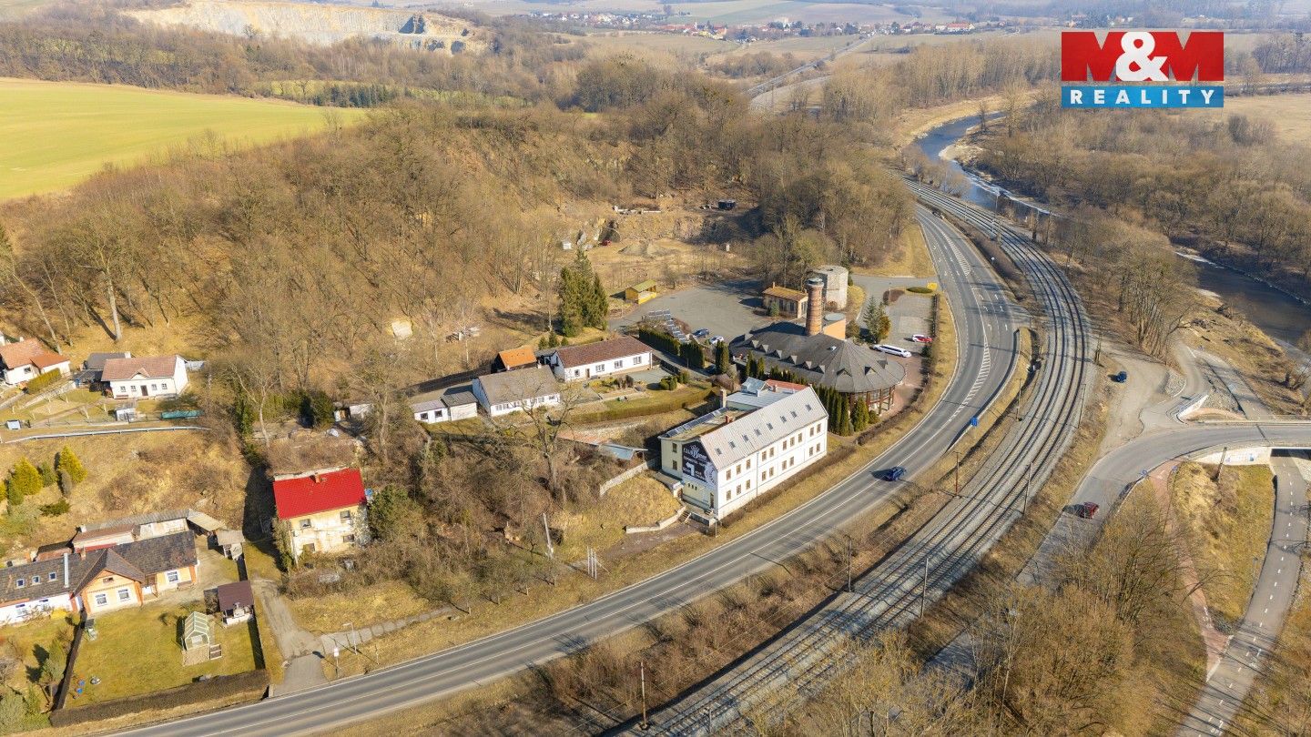 Prodej komerčního prostoru 2100 m² - foto 28