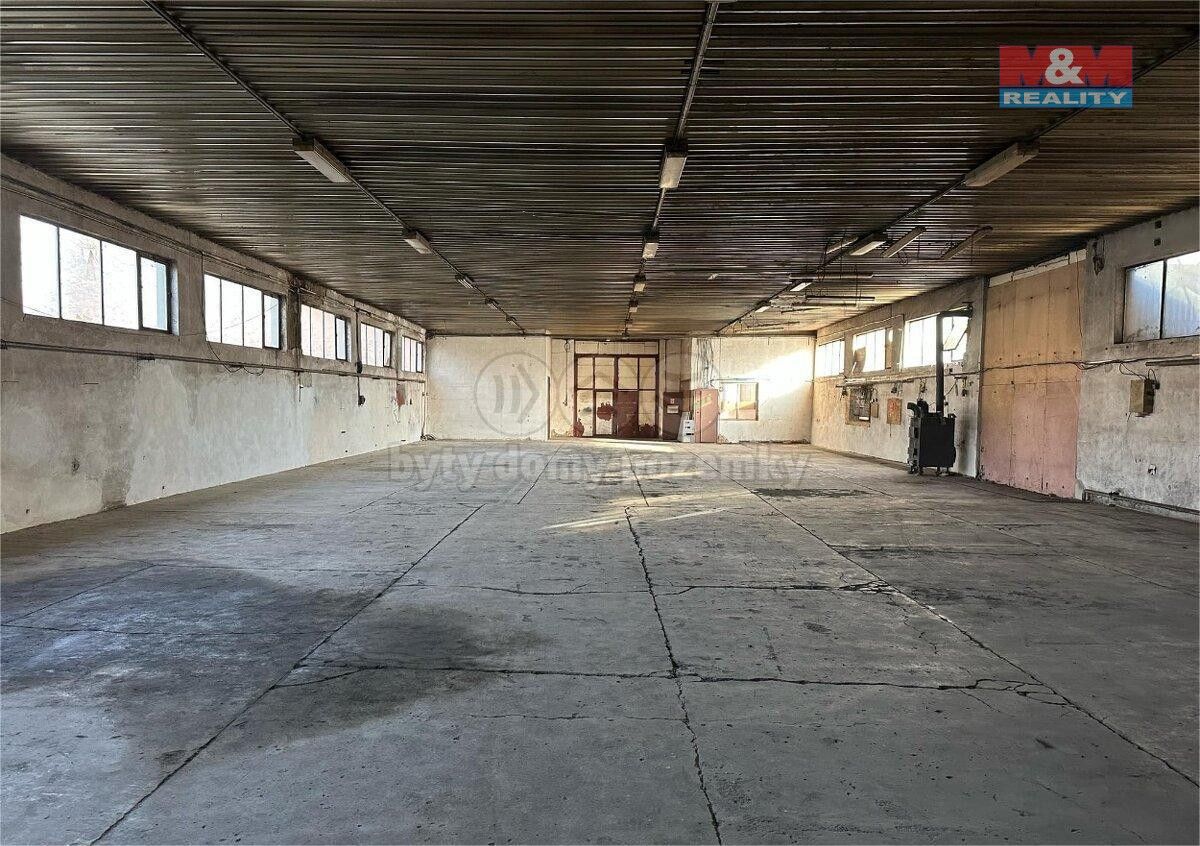 Pronájem komerčního prostoru 700 m² - foto 7