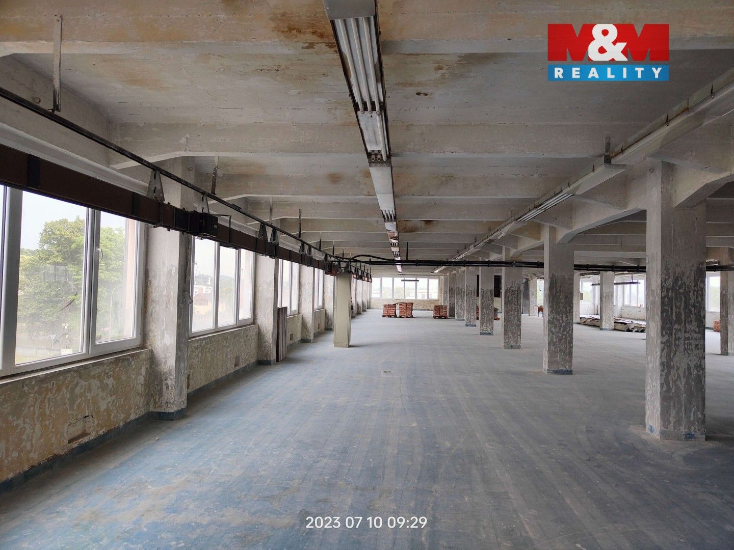 Pronájem komerčního prostoru 700 m² - foto 5