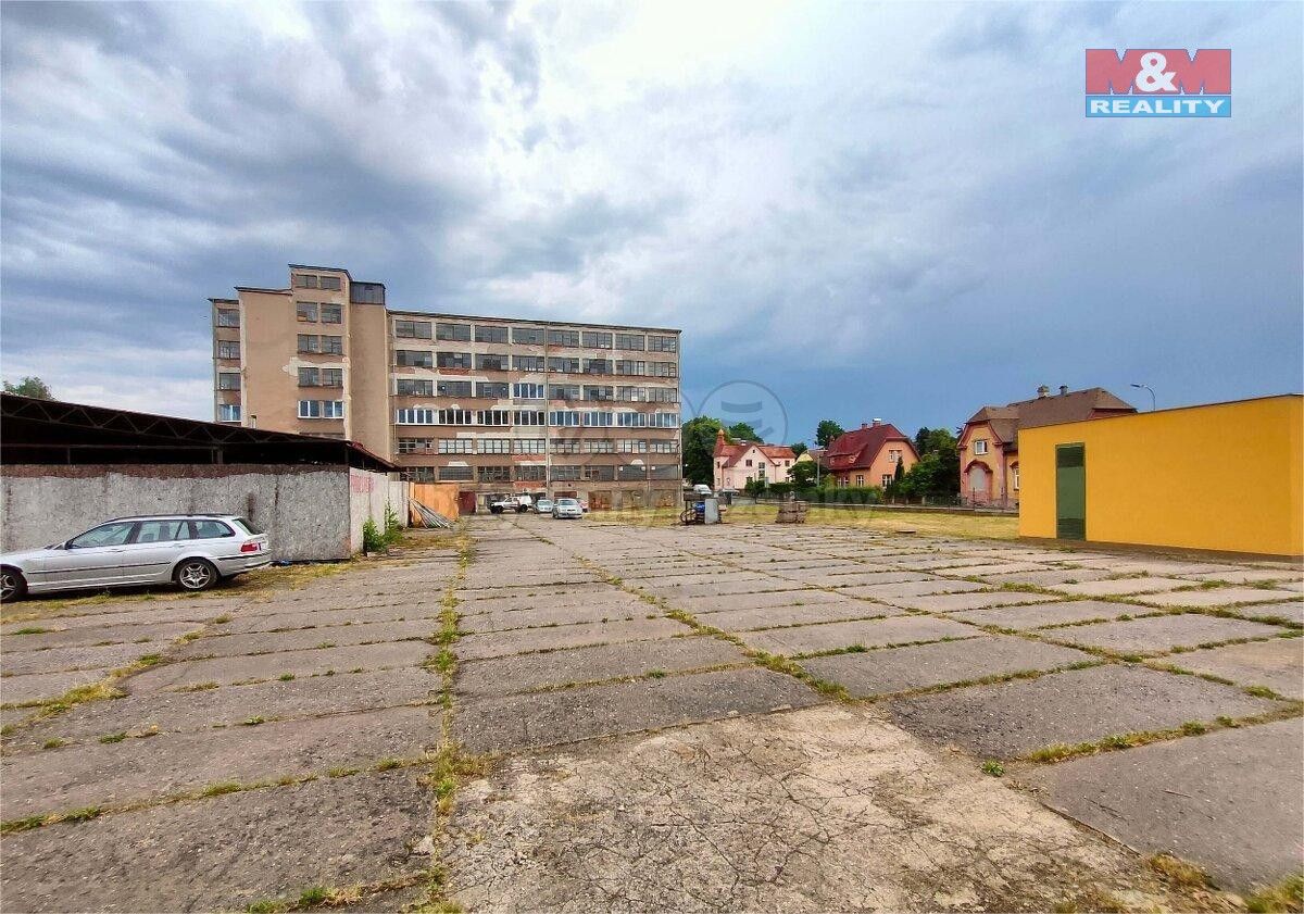 Pronájem komerčního prostoru 700 m² - foto 12