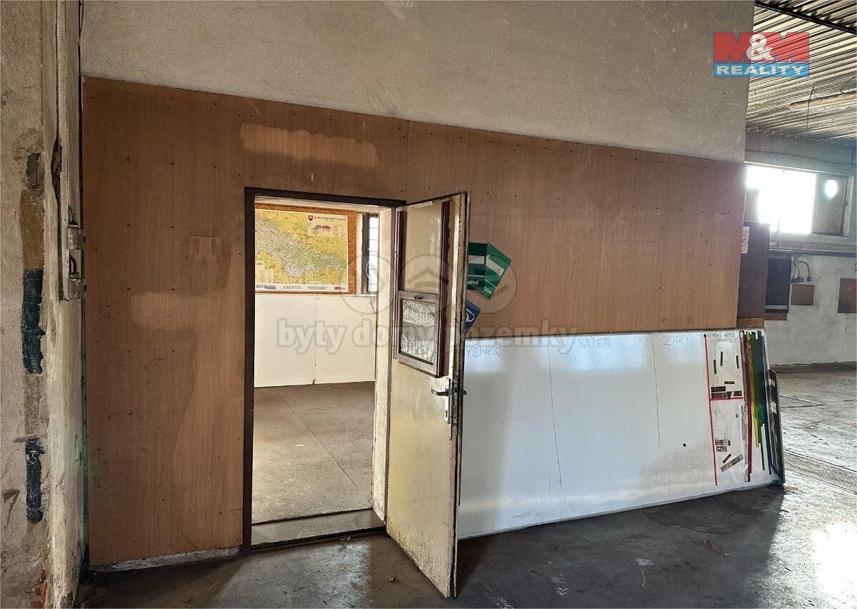 Pronájem komerčního prostoru 700 m² - foto 11