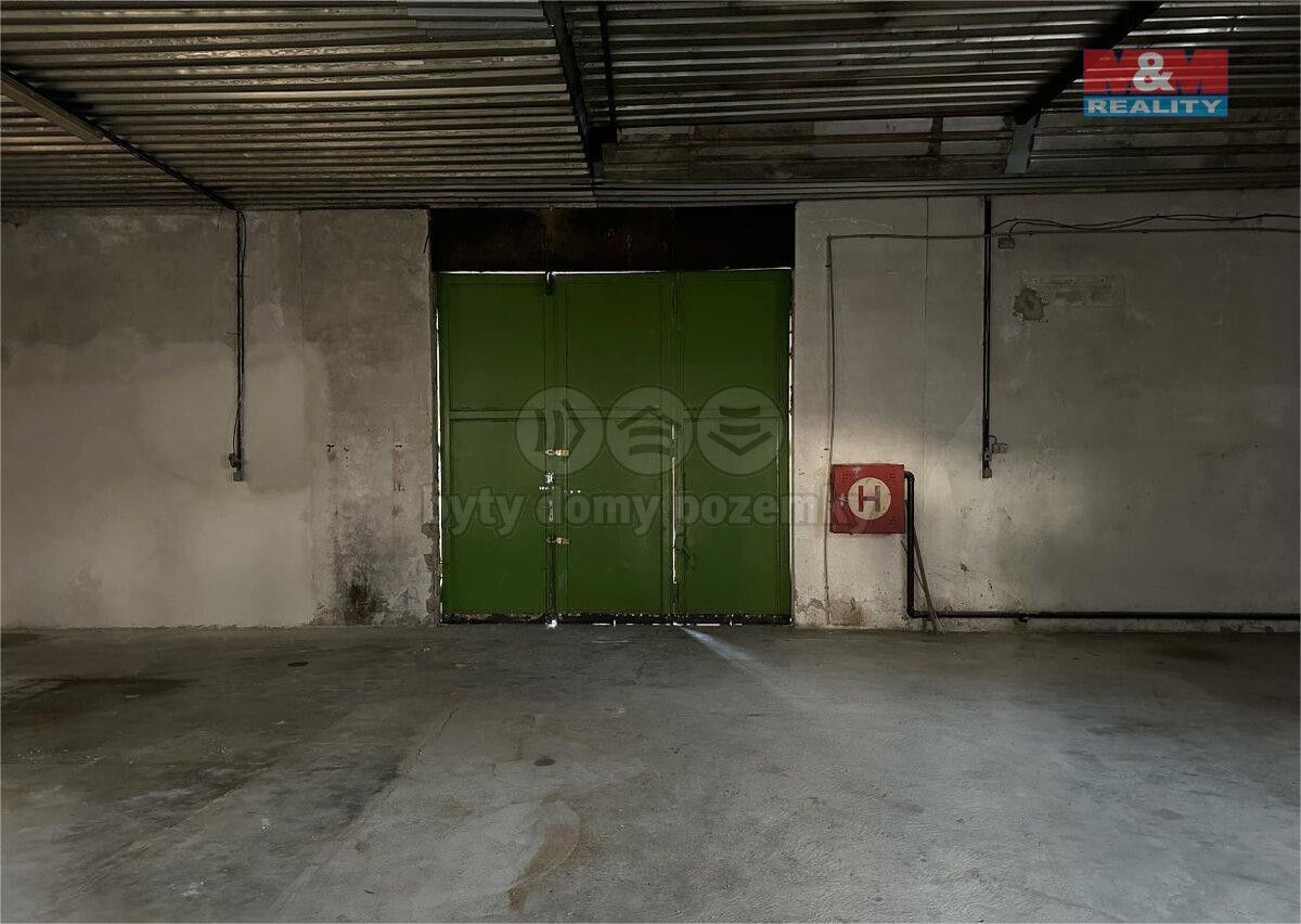 Pronájem komerčního prostoru 700 m² - foto 9