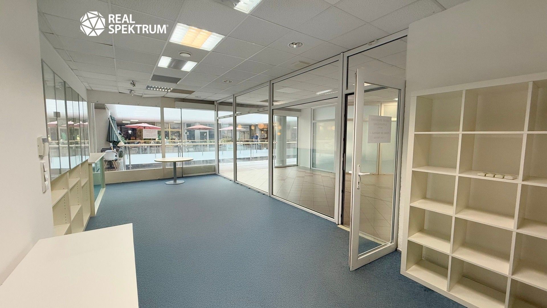 Pronájem komerčního prostoru 92 m² - foto 1