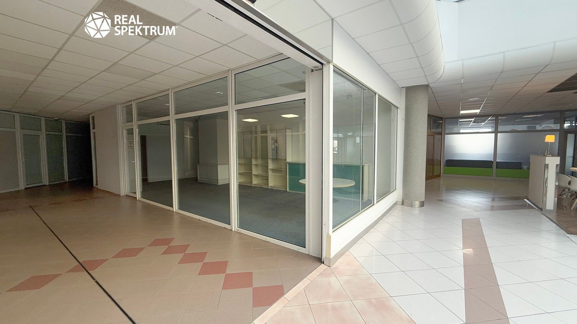 Pronájem komerčního prostoru 92 m² - foto 6