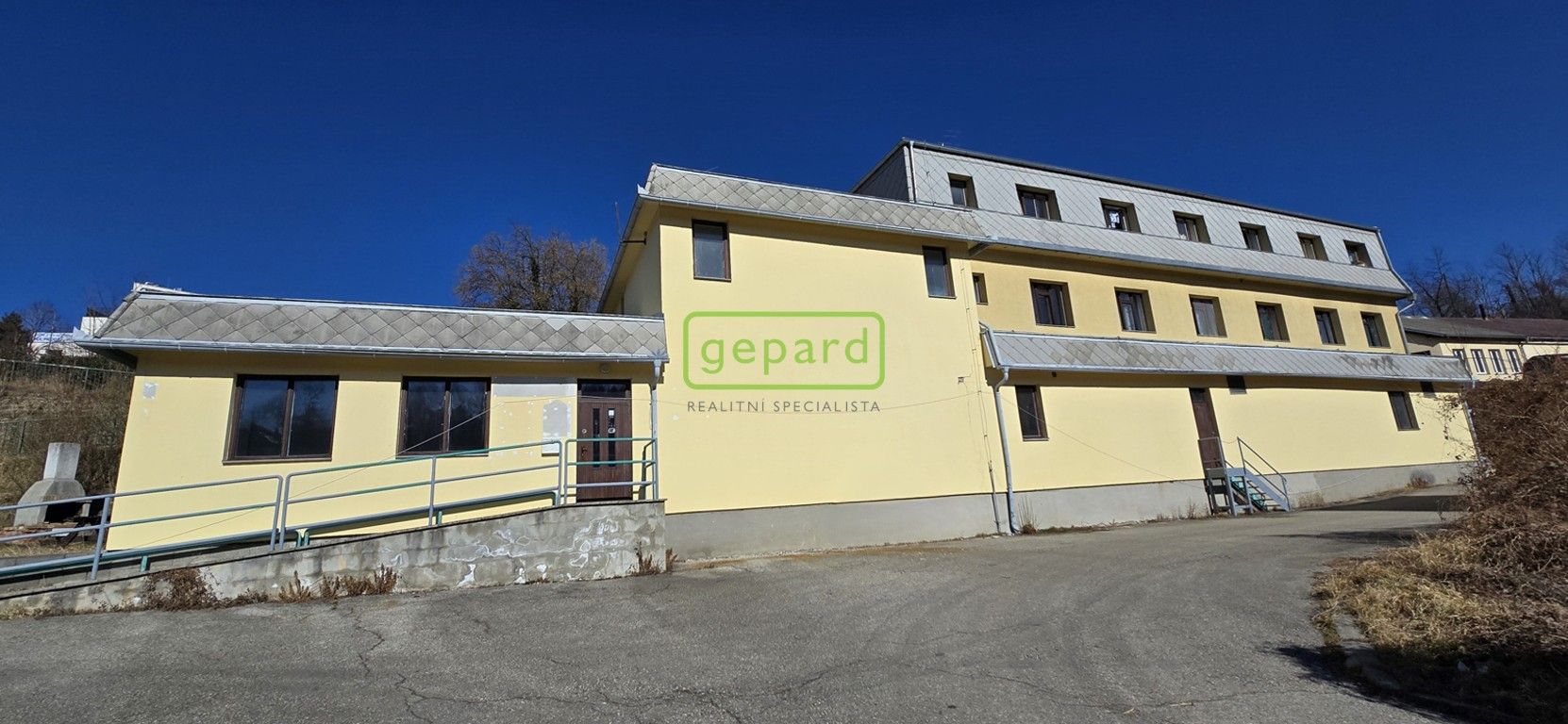 Pronájem nemovitosti 470 m² - foto 1