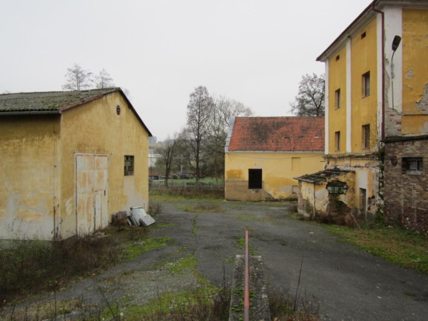 Prodej komerčního prostoru 10000 m² - foto 4