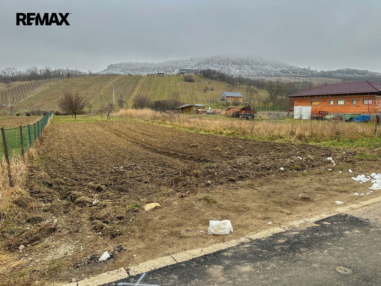 Prodej pozemku 898 m² - foto 3