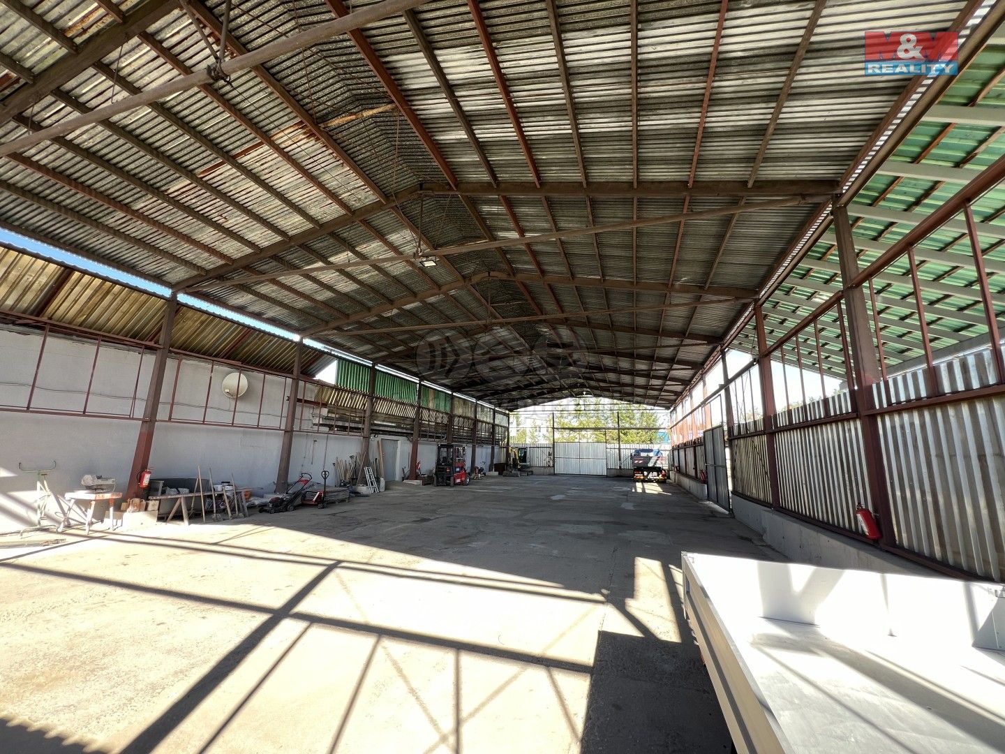 Prodej komerčního prostoru 660 m² - foto 3