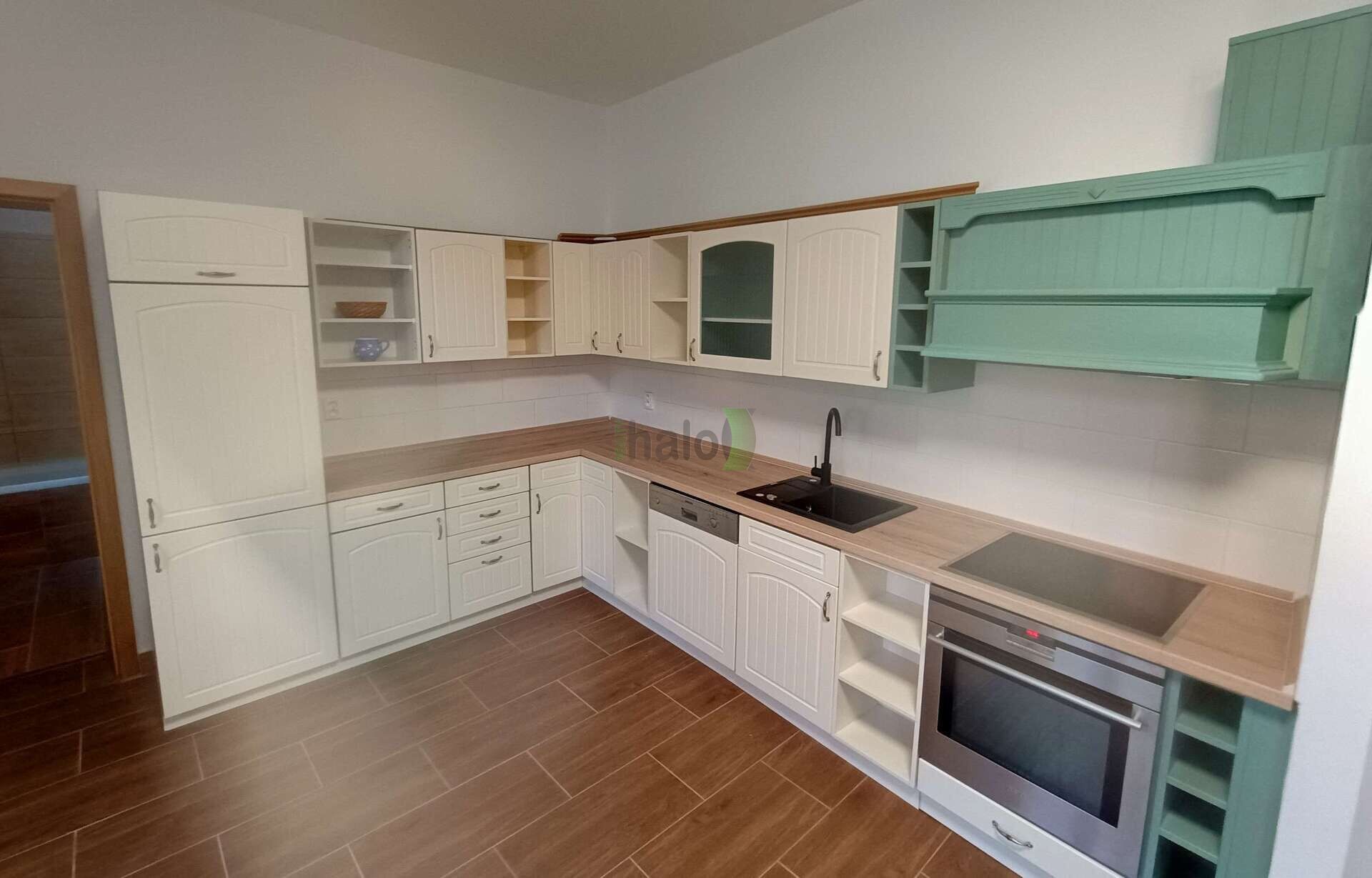 Pronájem bytu 3+kk 65 m² - foto 1
