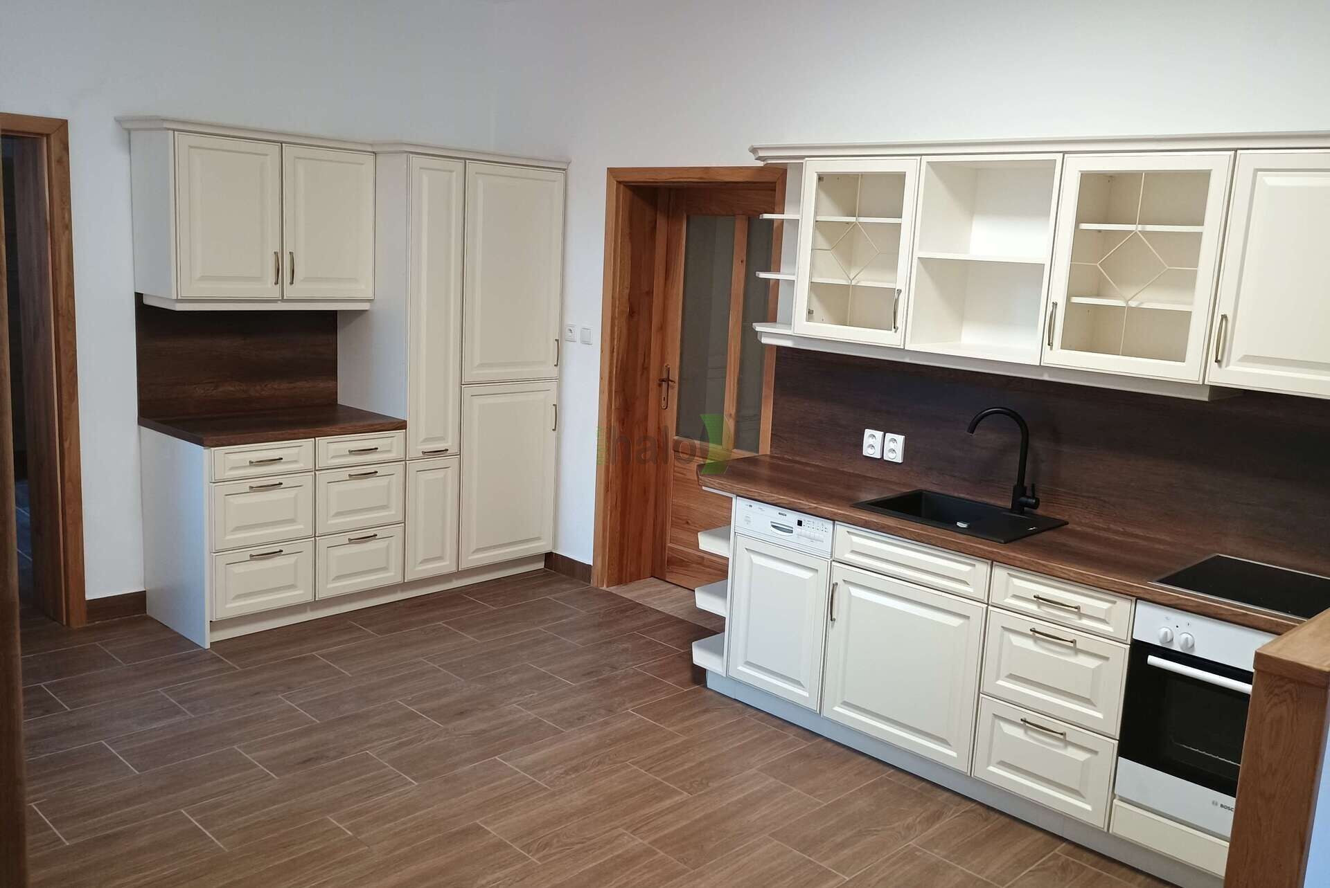 Pronájem bytu 3+kk 72 m² - foto 1