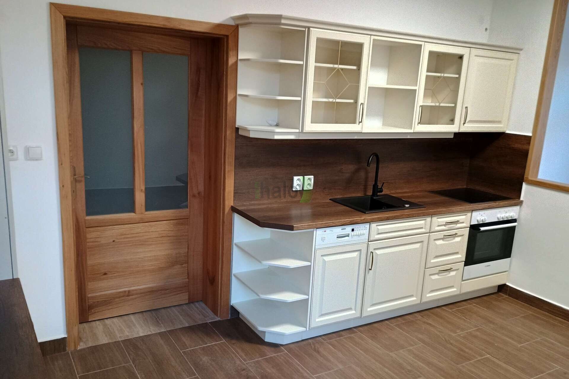 Pronájem bytu 3+kk 72 m² - foto 2