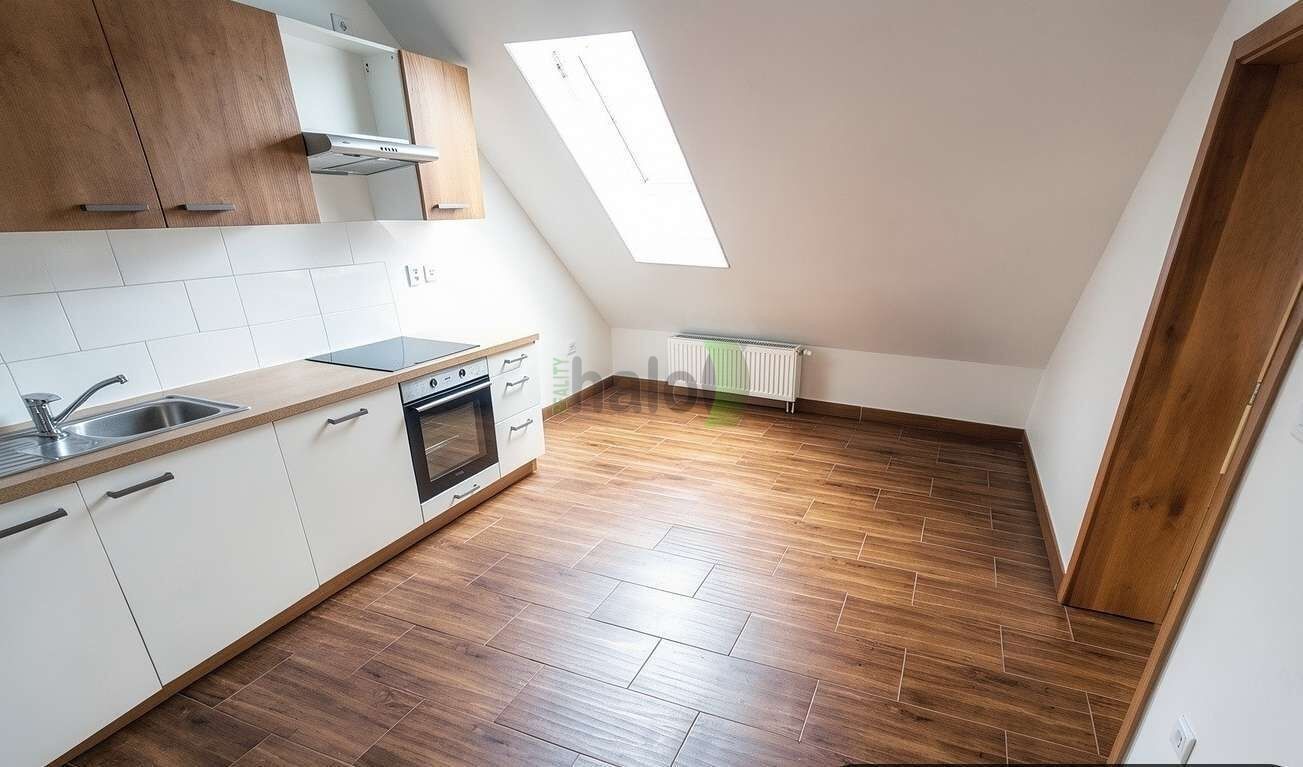 Pronájem bytu 3+kk 76 m² - foto 1